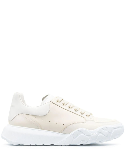 Court low-top sneakers