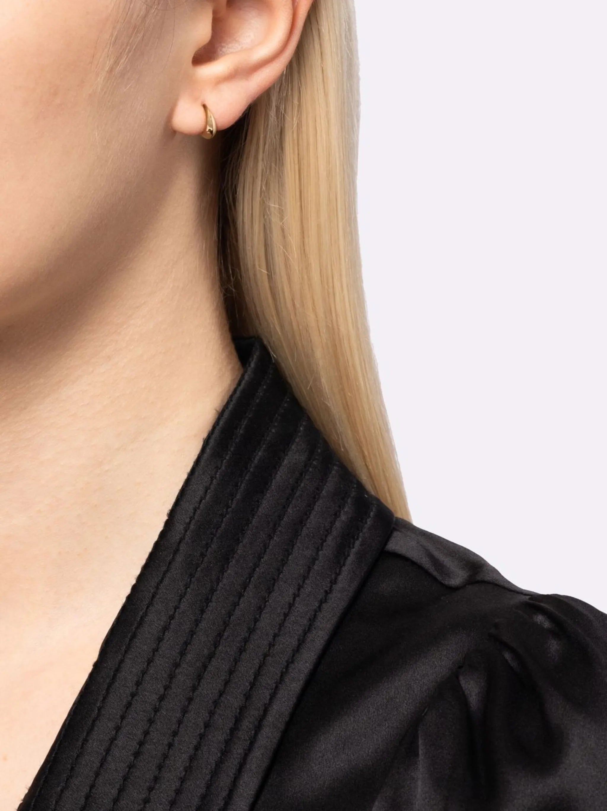 18k yellow gold Mini Crescent hoop earring