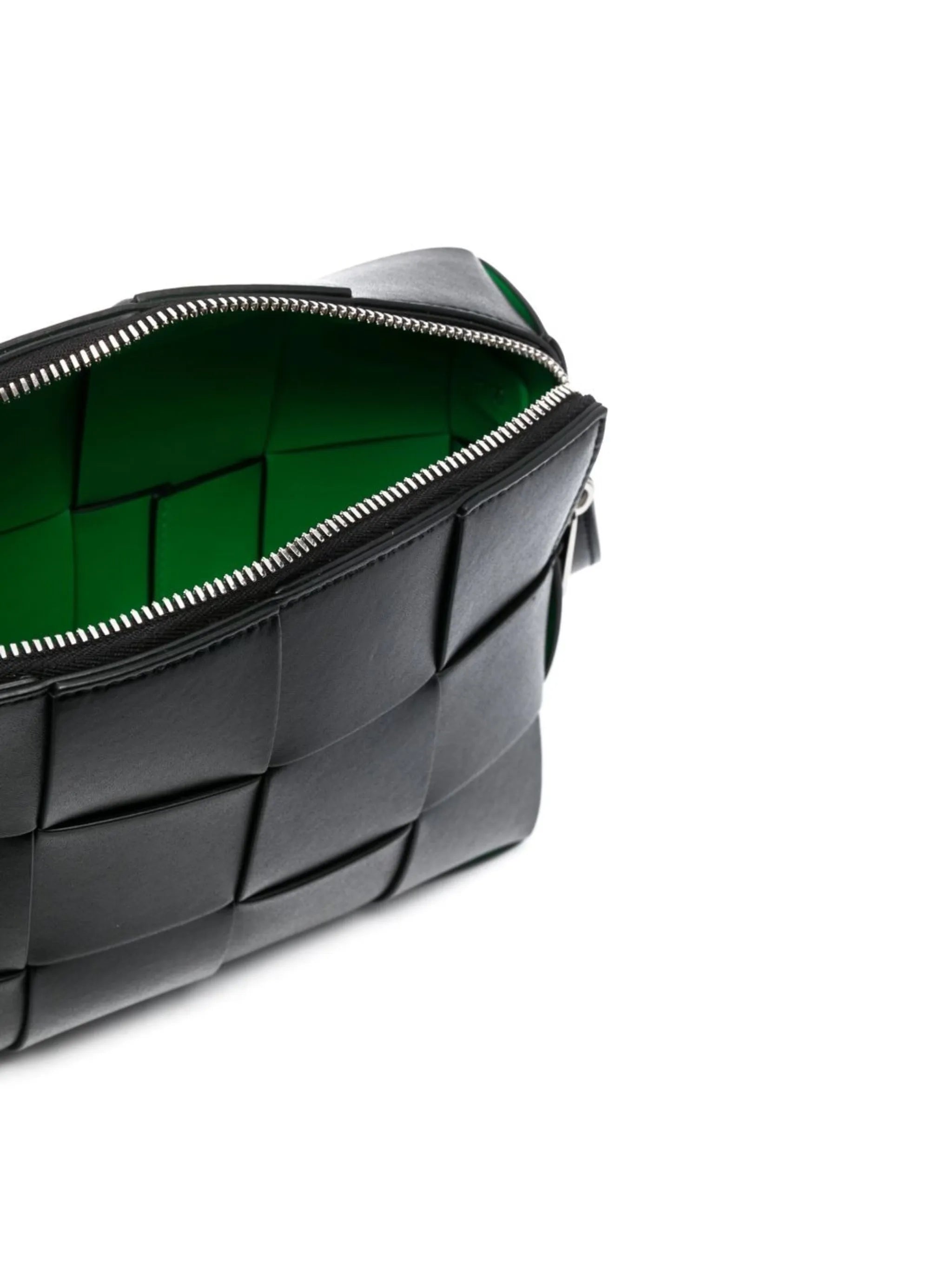 Urban leather shoulder bag