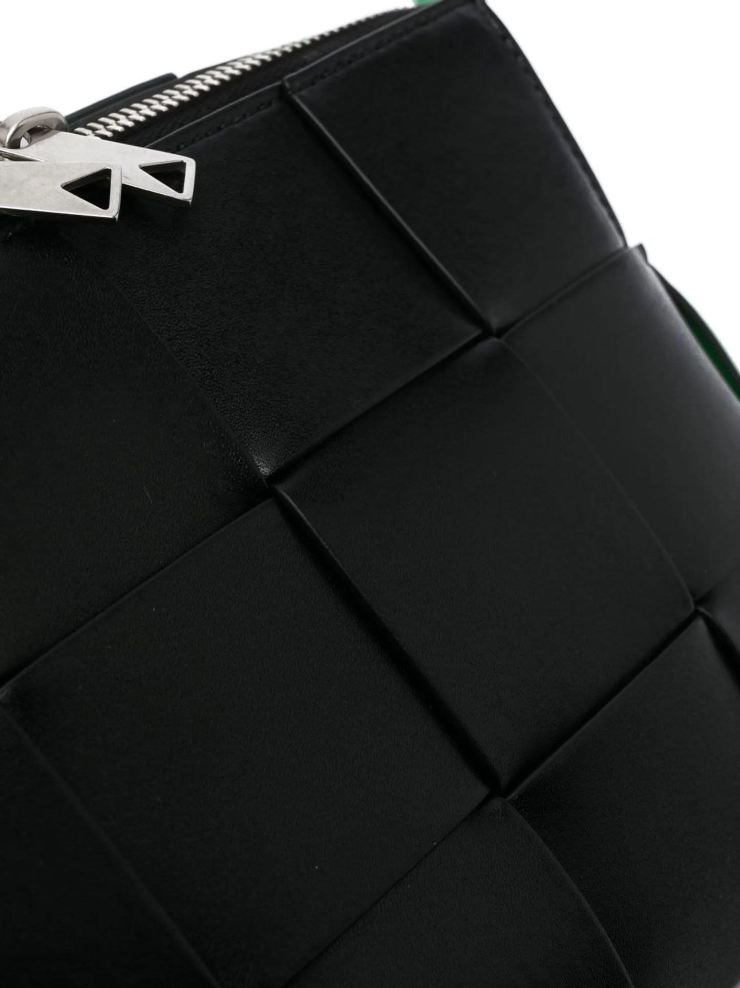 Urban leather shoulder bag