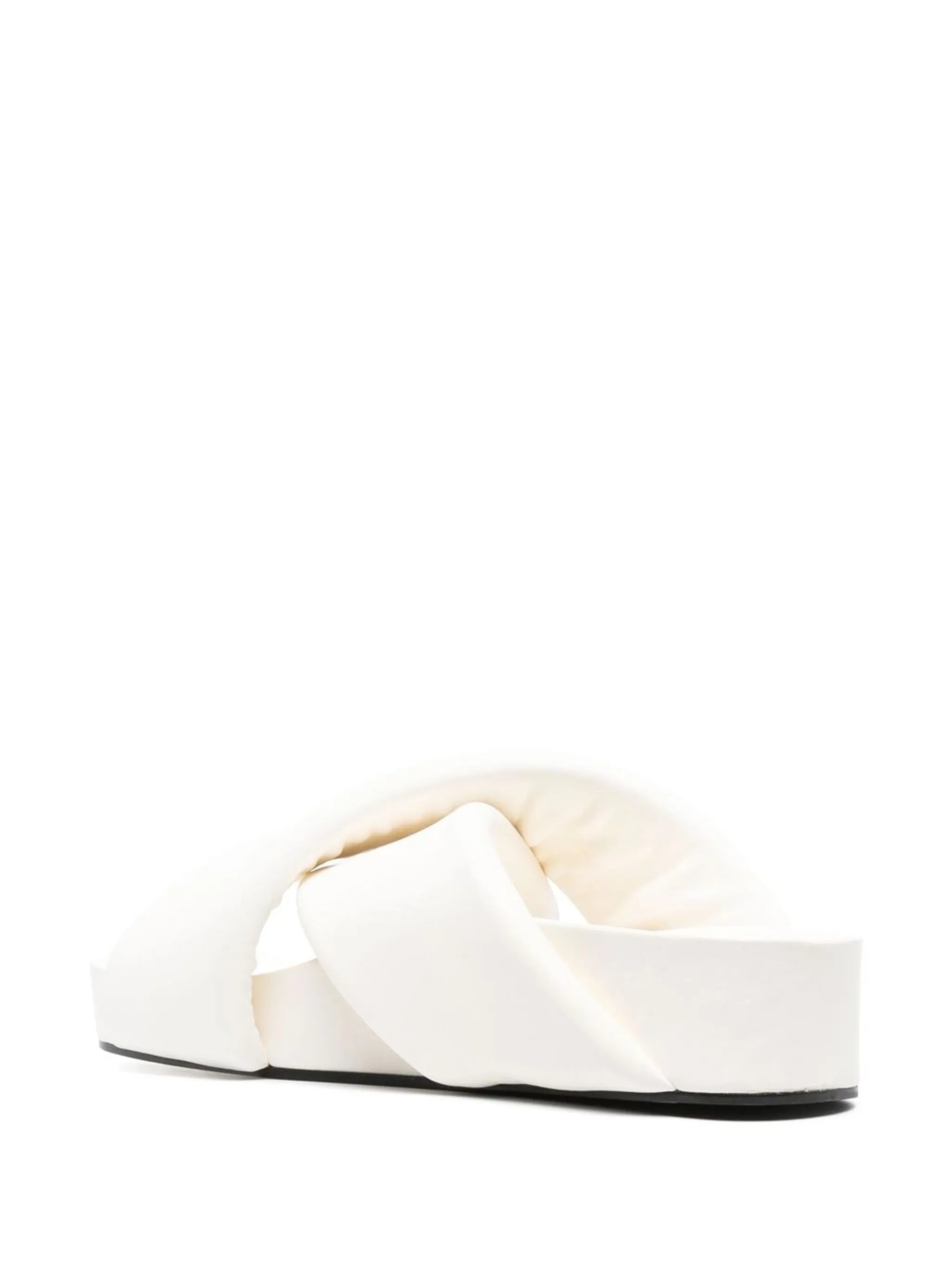Fussbet crossover-strap sandals