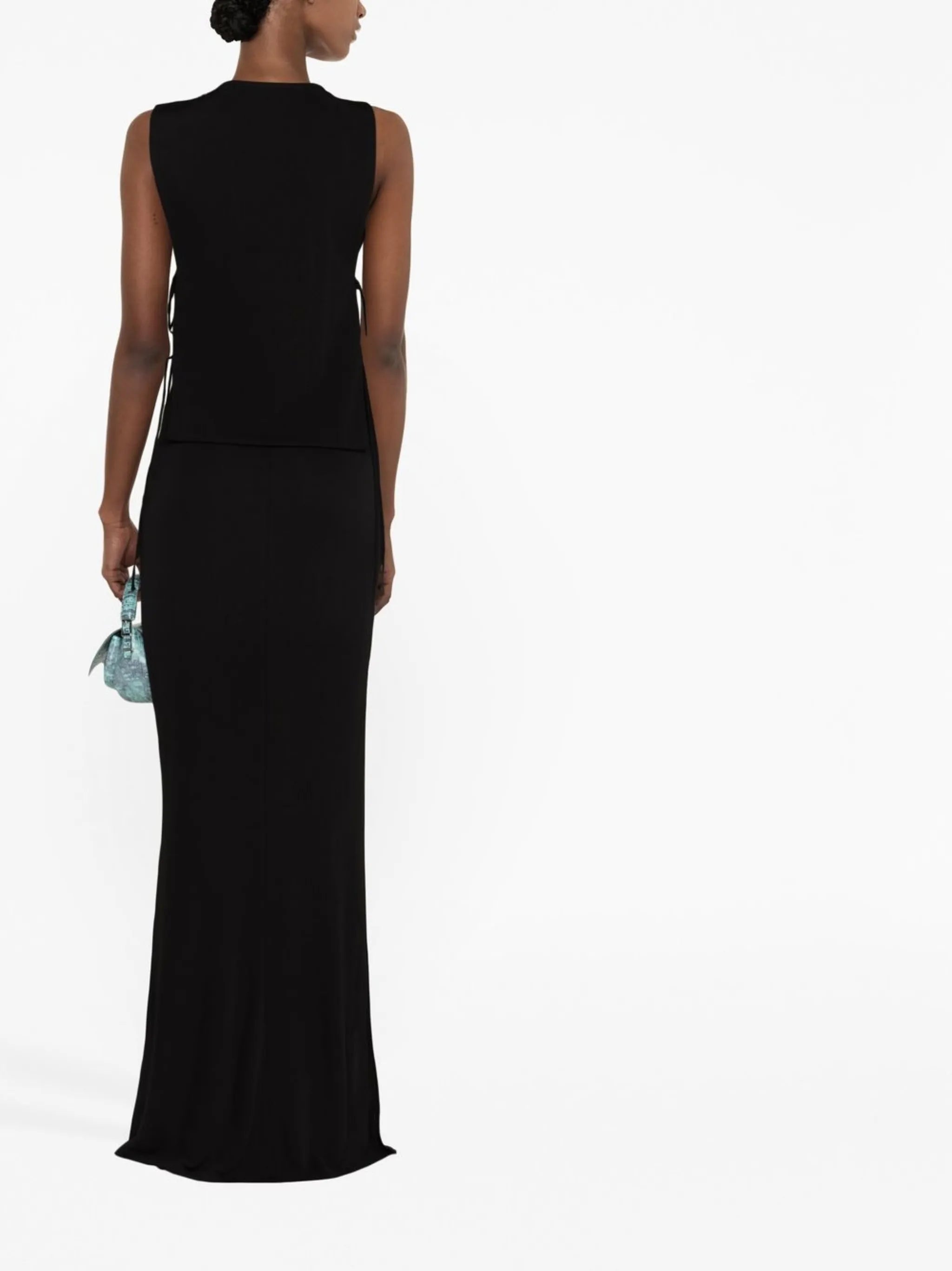 round-neck sleeveless dress