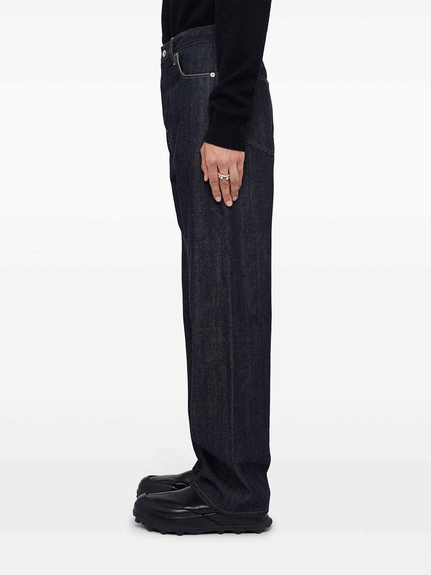 loose-cut five-pocket jeans