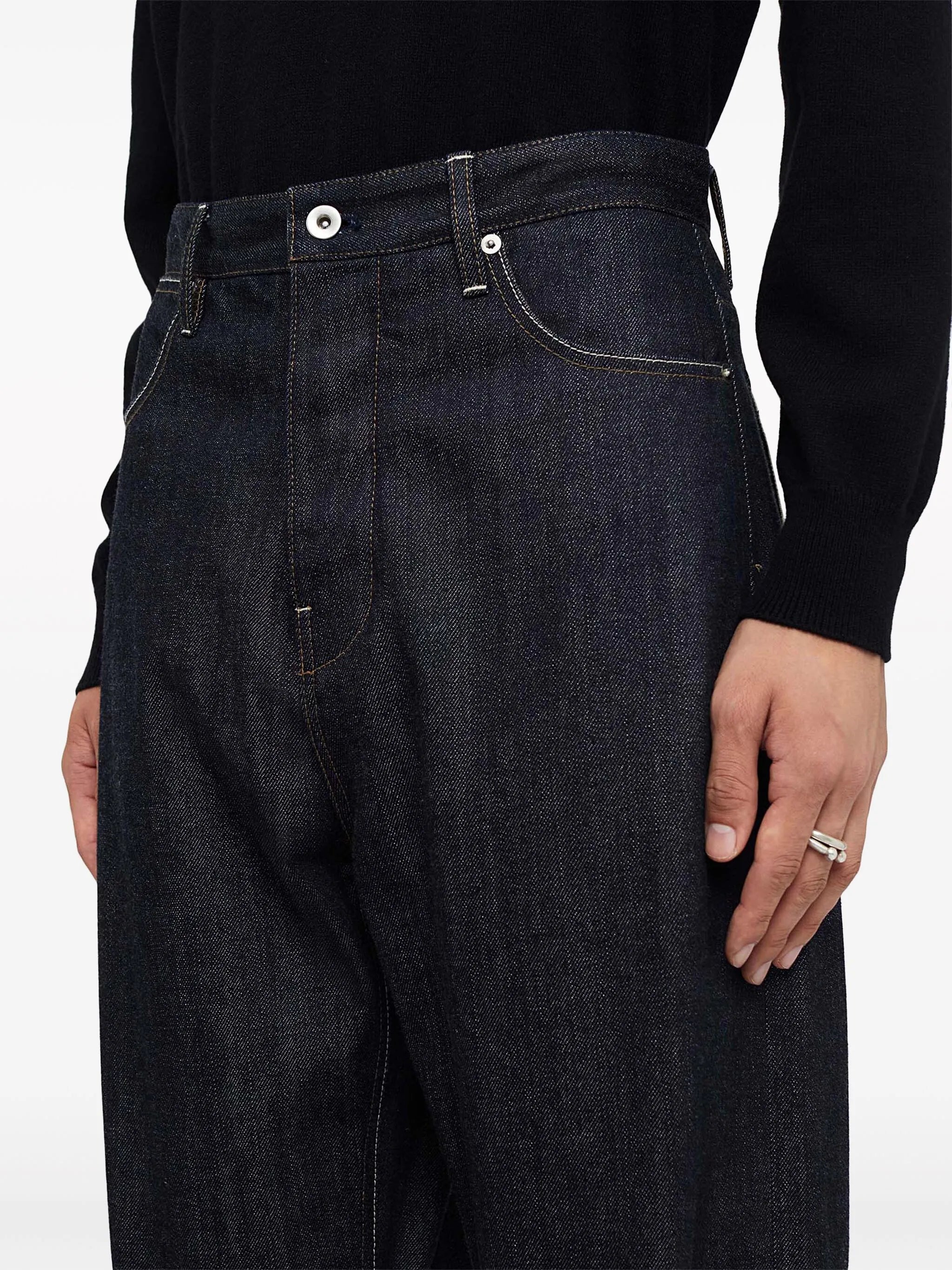 loose-cut five-pocket jeans