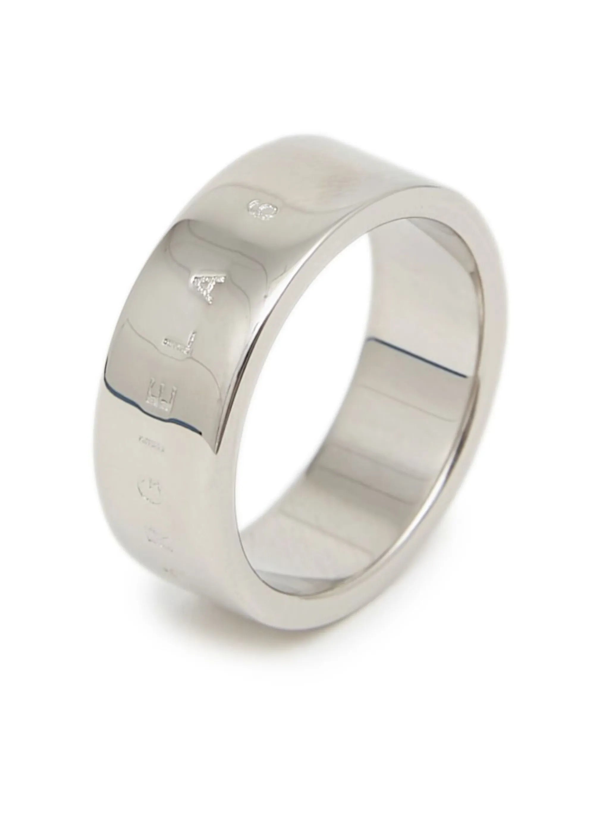 Minimal engraved ring