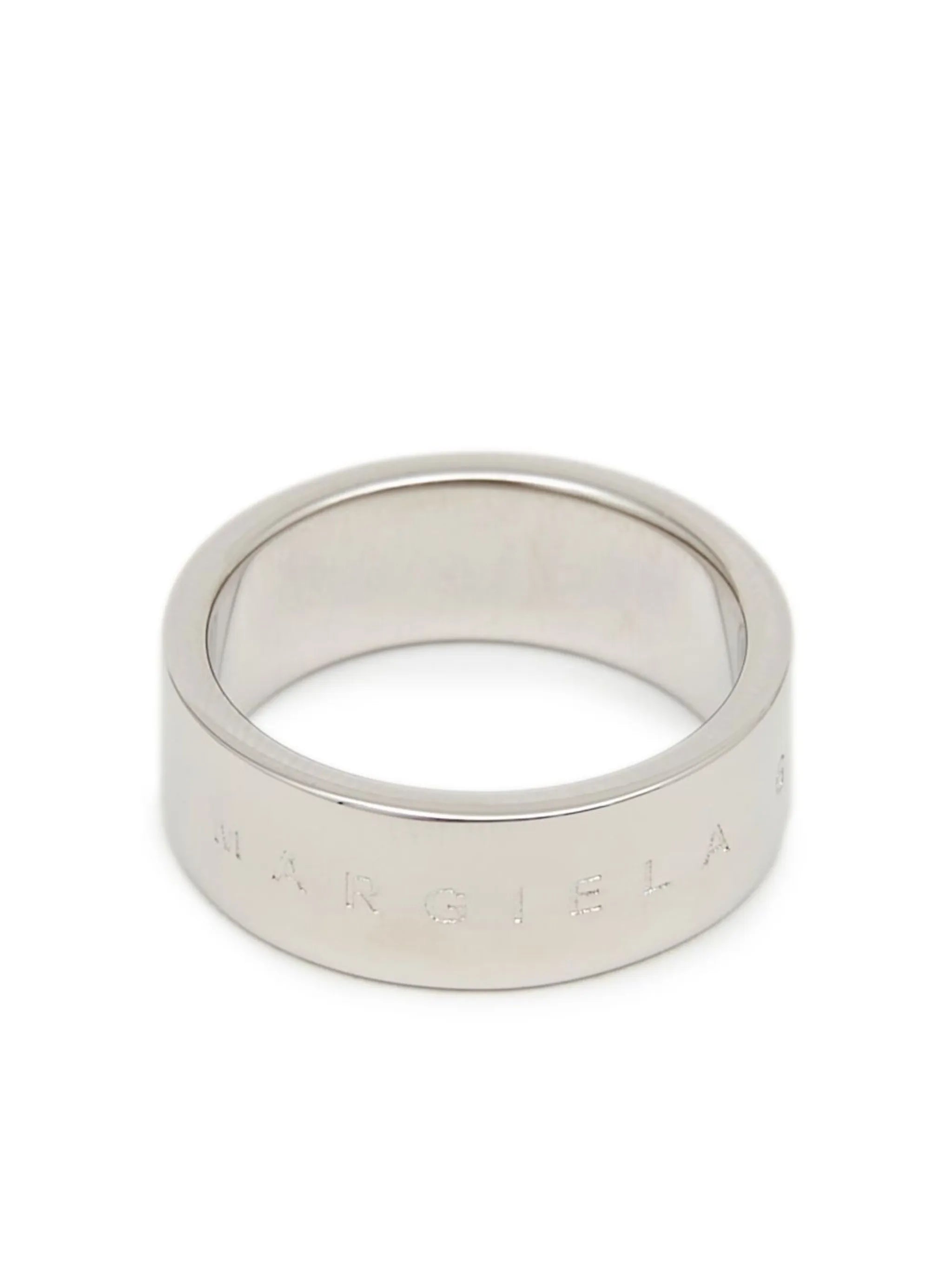 Minimal engraved ring