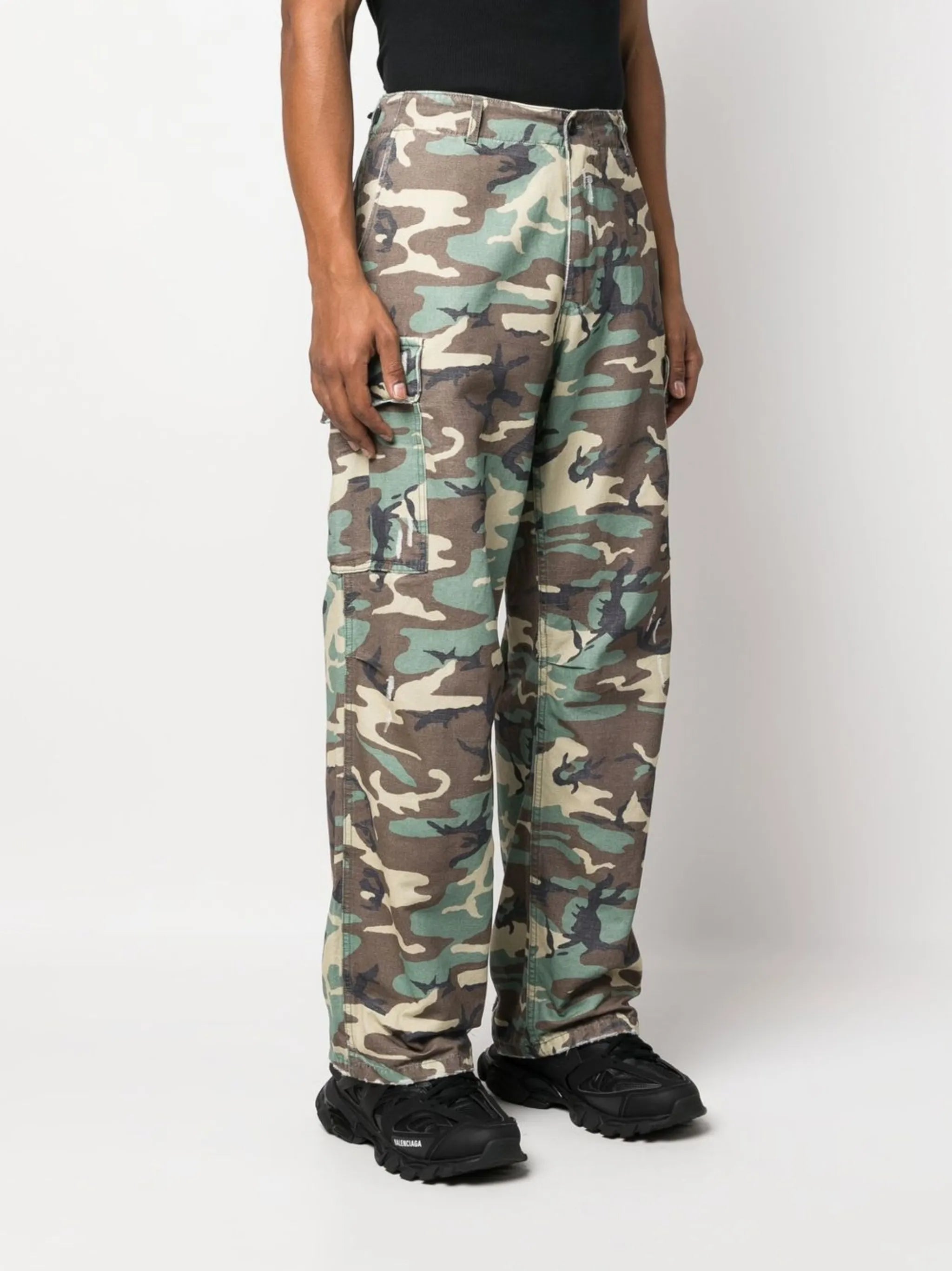 camouflage straight-leg cargo trousers