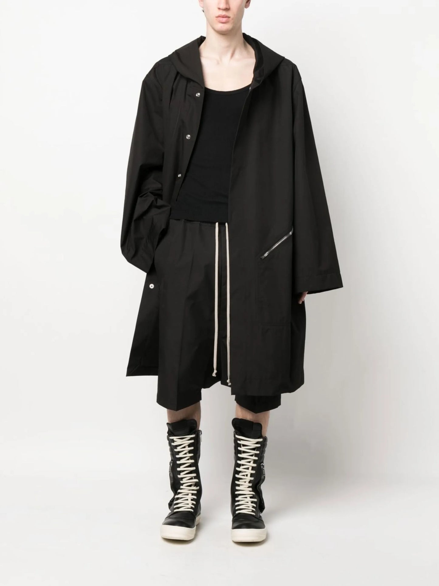 knee-length drop-crotch shorts