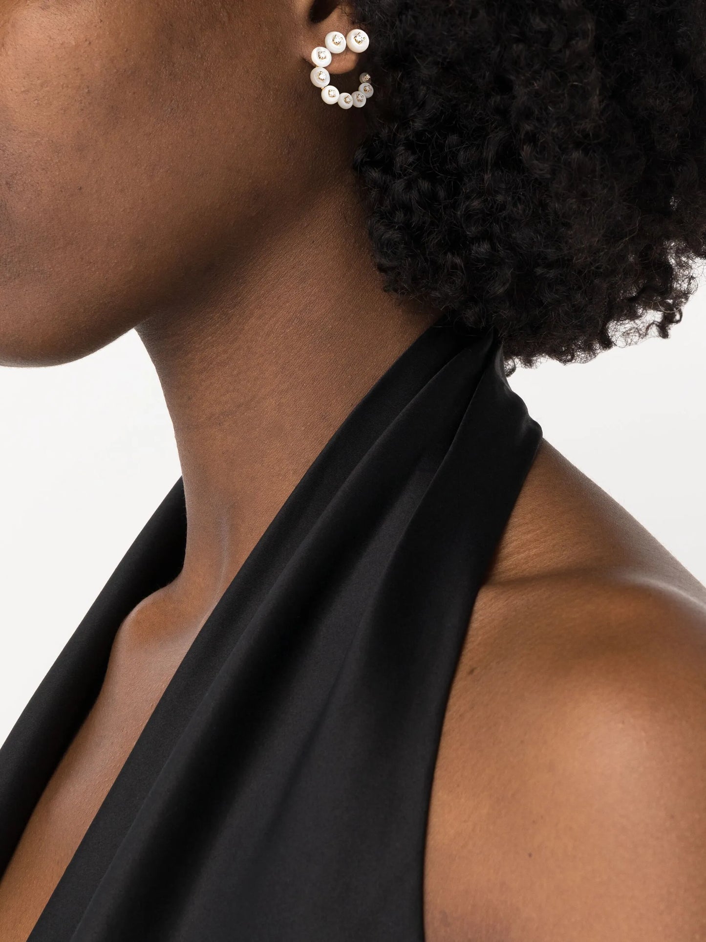 18kt yellow gold small Circle mother-of-pearl diamond earrings