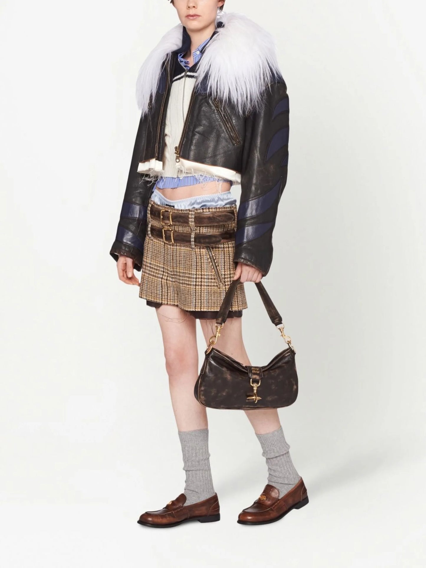 snap hook-detail shoulder bag