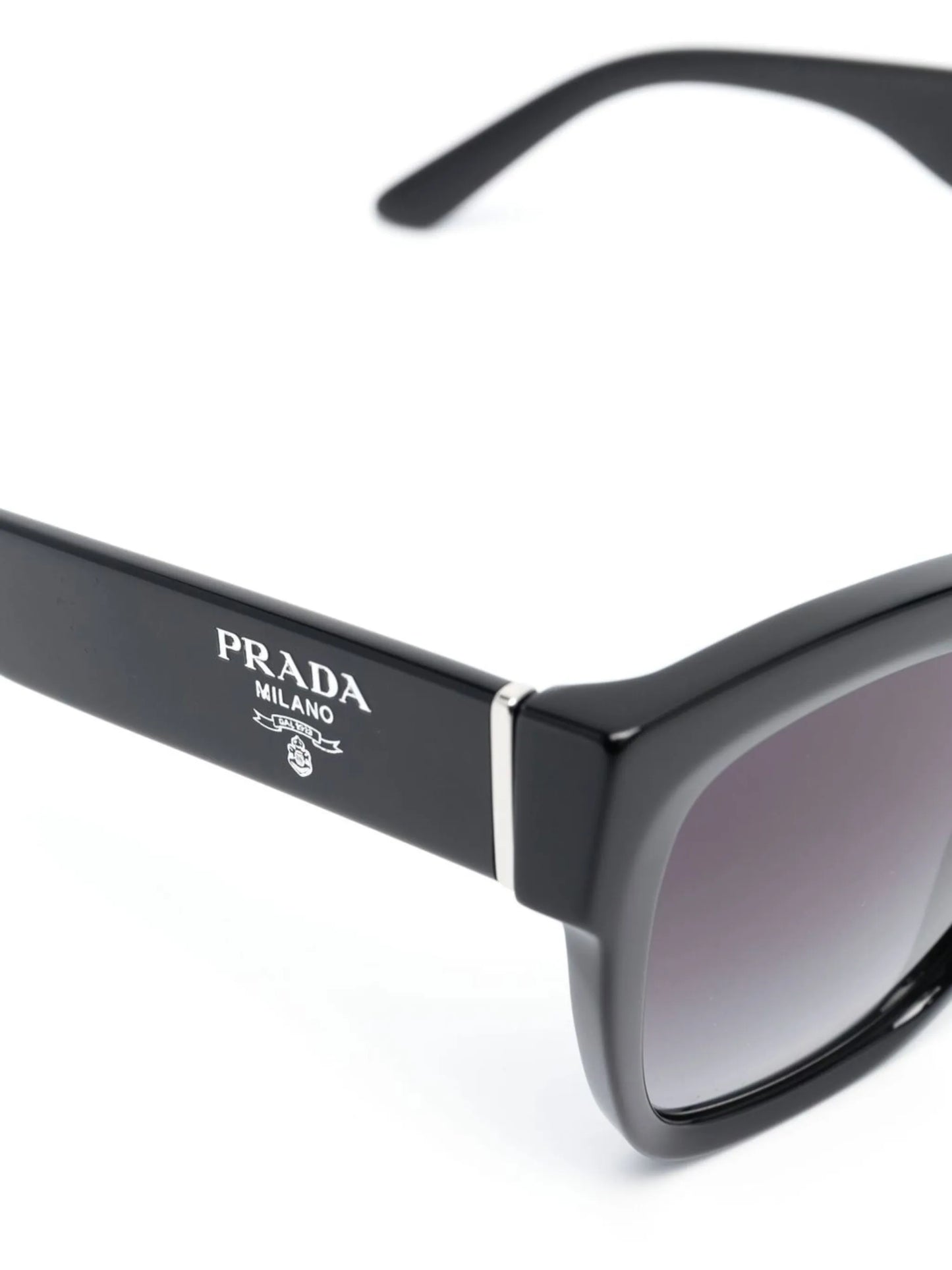 butterfly-frame sunglasses
