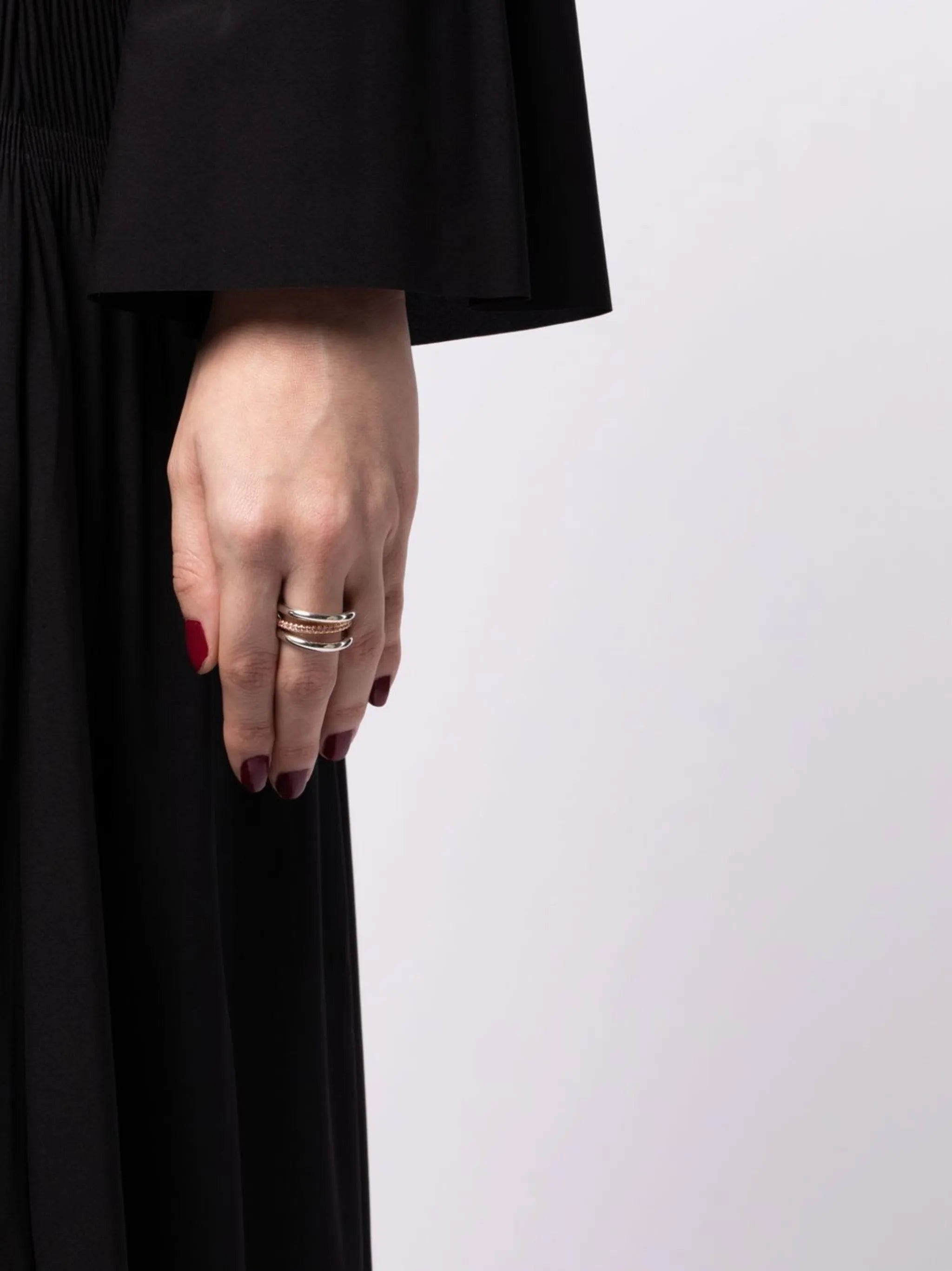 18kt yellow gold Libra Petite stack ring