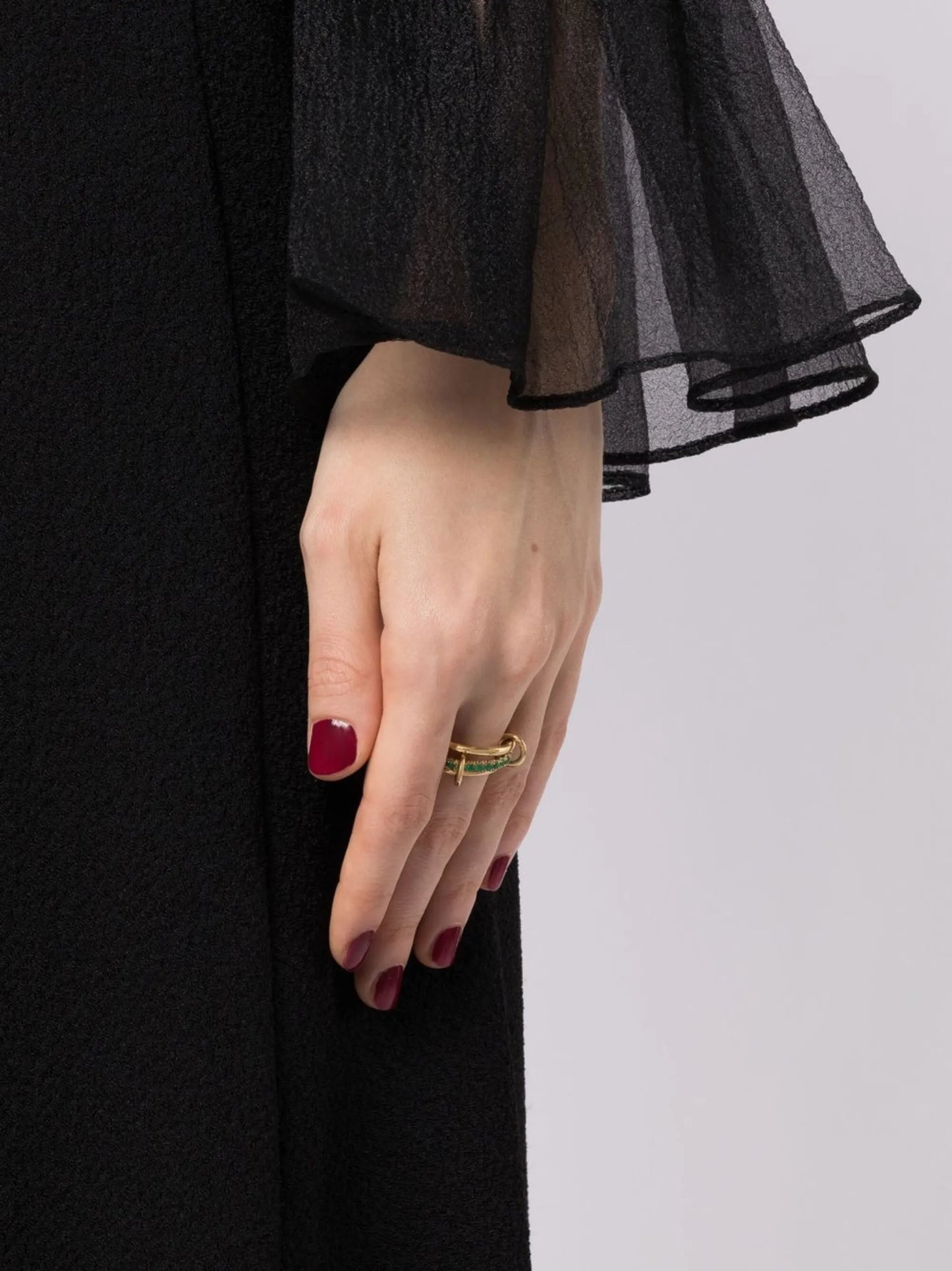 18kt yellow gold Petunia emerald ring
