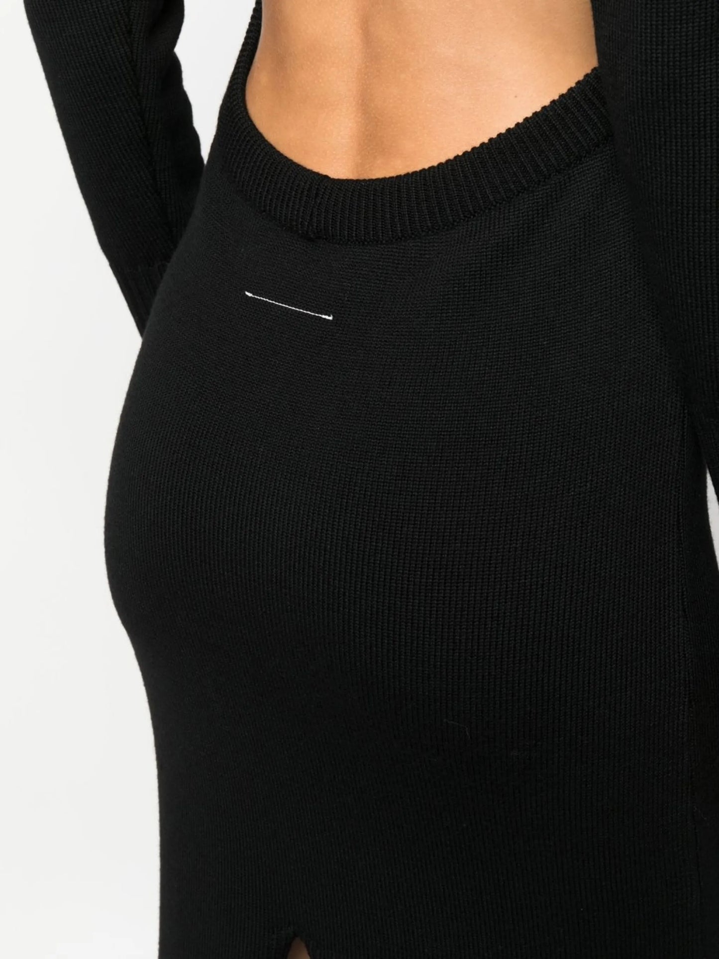 backless long-sleeved maxi dress