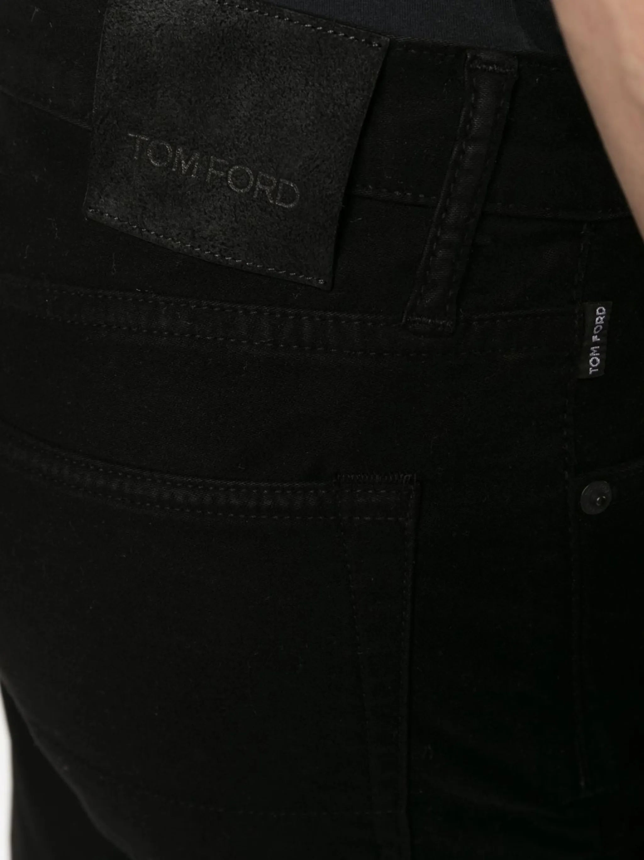 slim-cut leg trousers