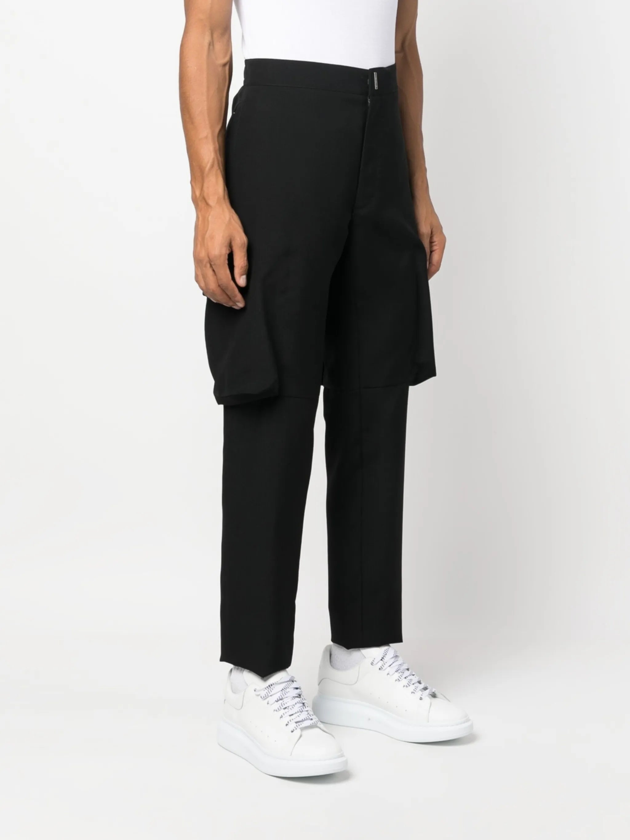 straight-leg cargo trousers