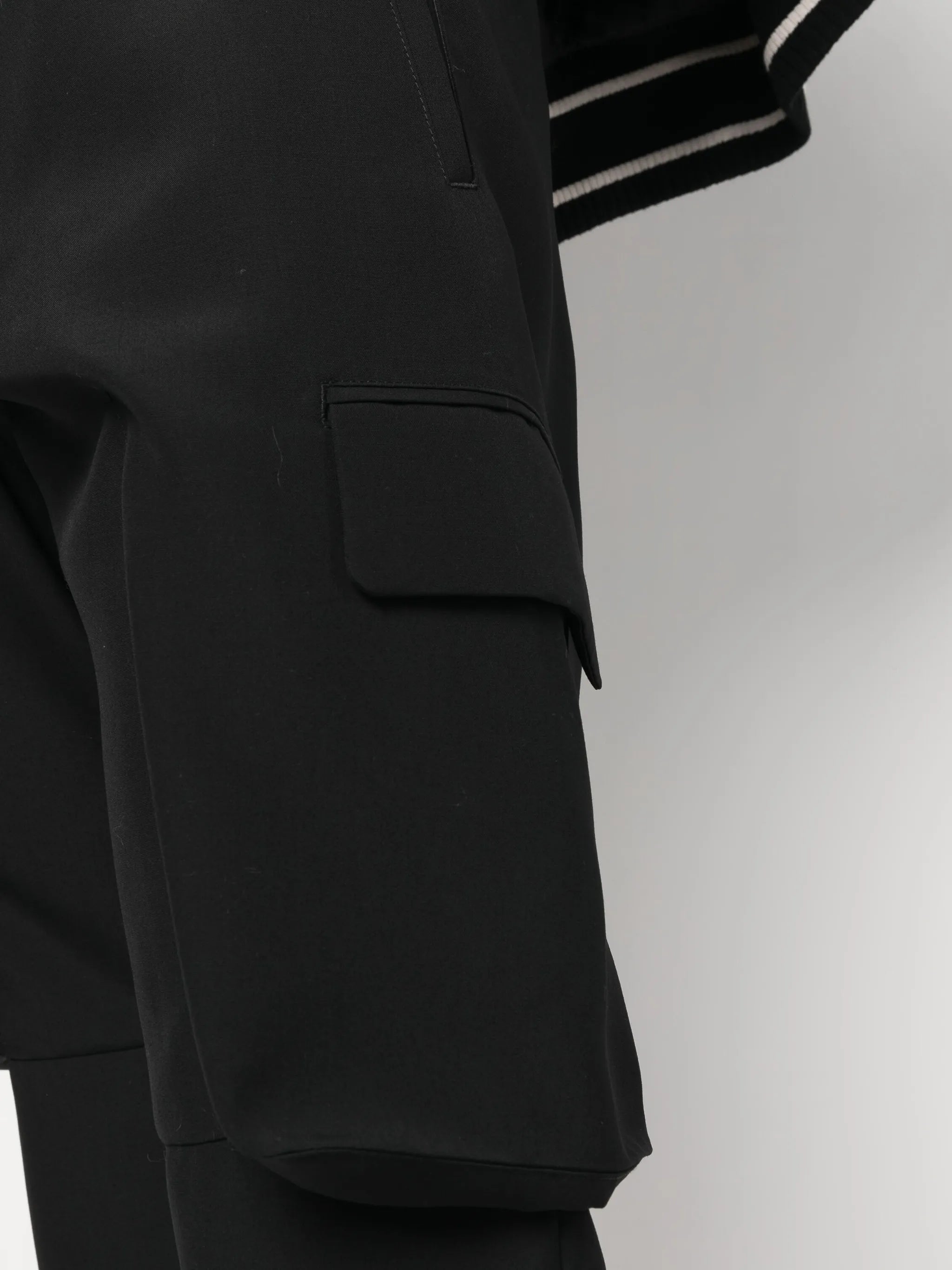 straight-leg cargo trousers