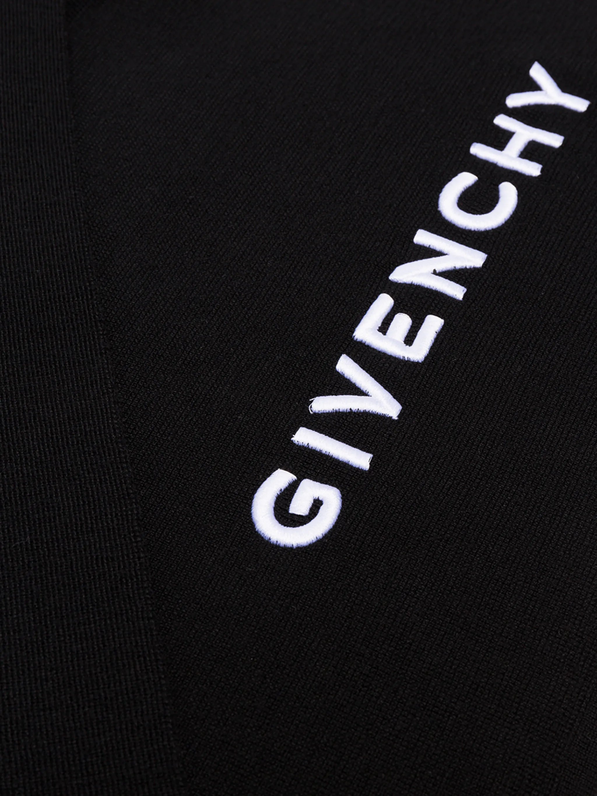 logo-embroidered scarf