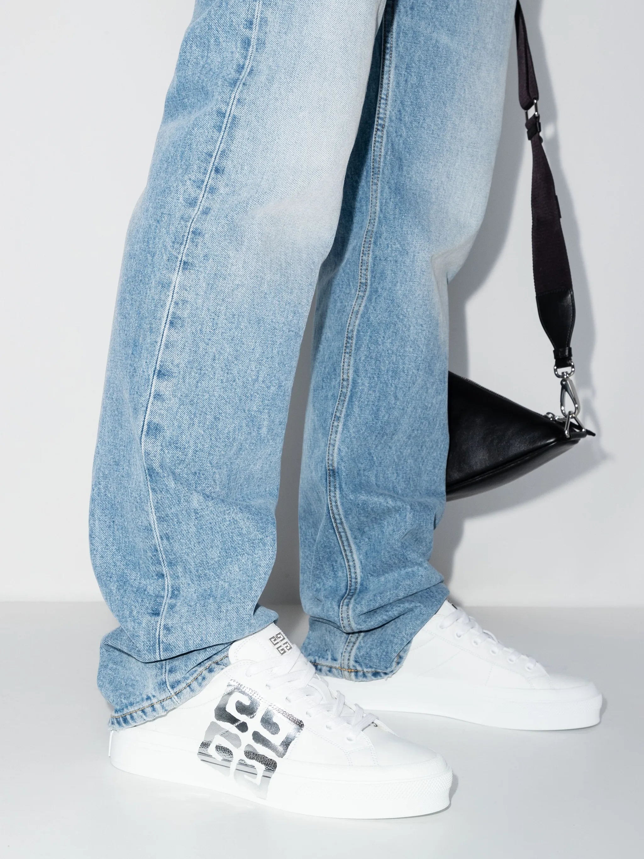 4G lace-up sneakers