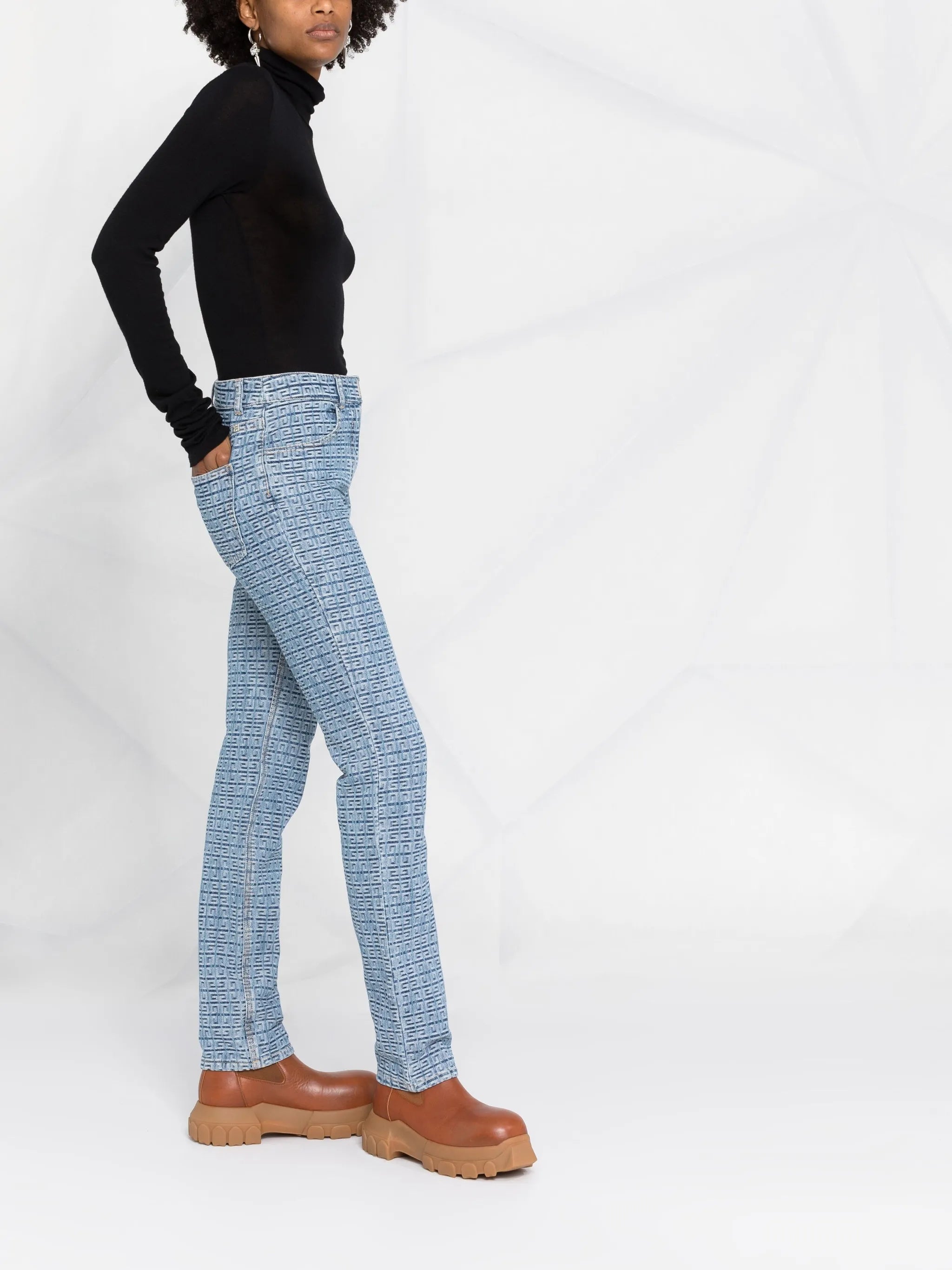 4G motif slim-fit jeans