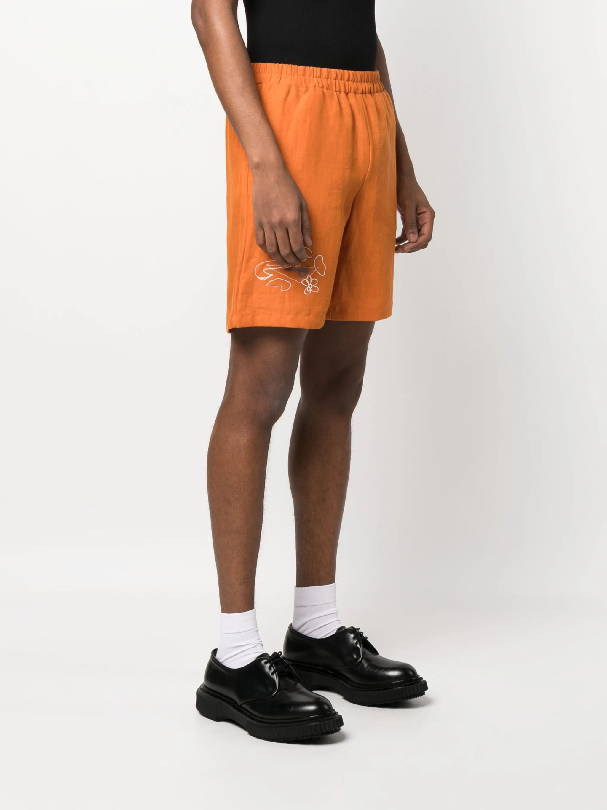 embroidered-detail elasticated-waist shorts