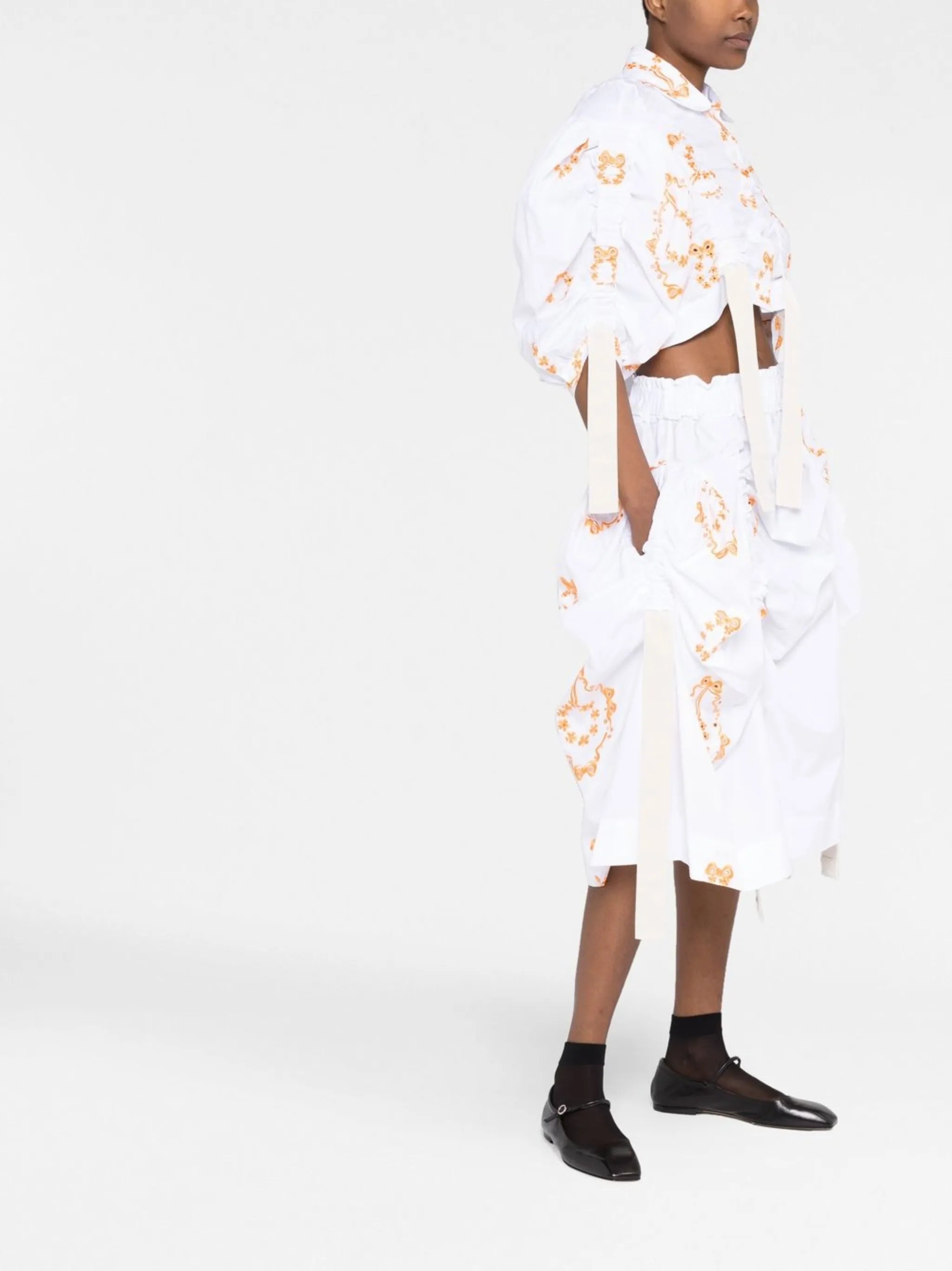 Bow Wreath adjustable cropped blouse