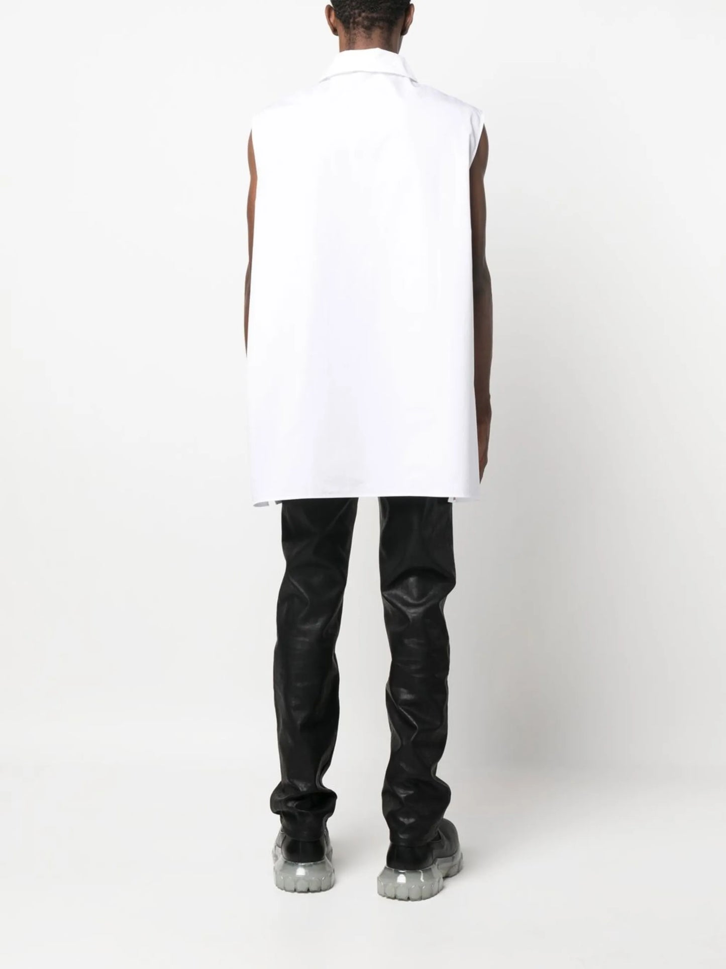 long sleeveless shirt