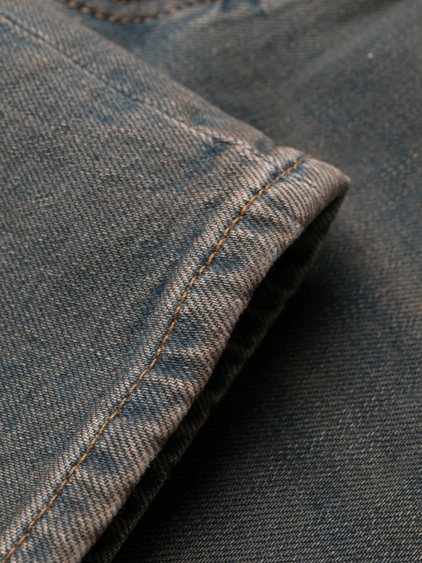 distressed slim-fit jeans
