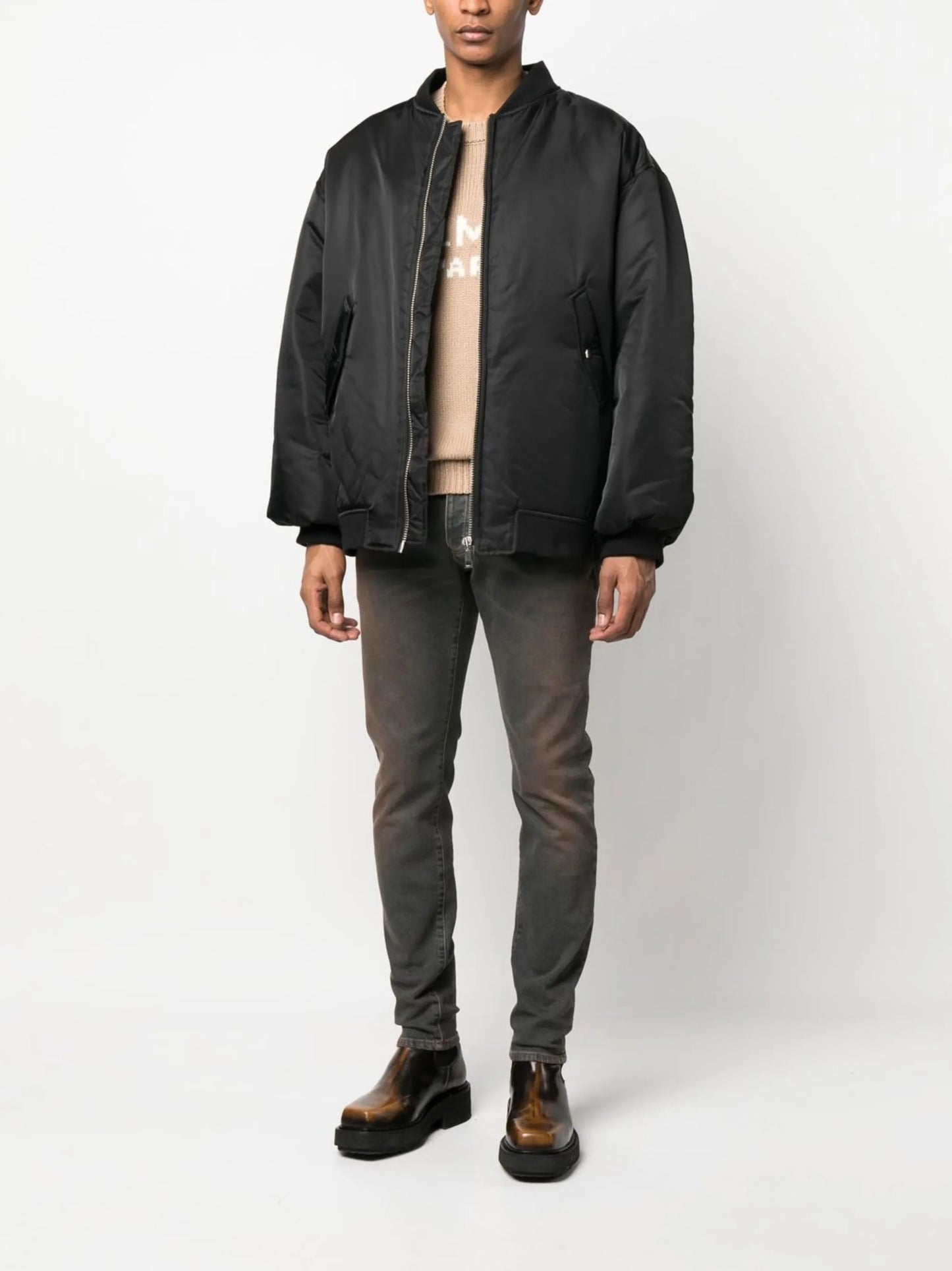 distressed slim-fit jeans