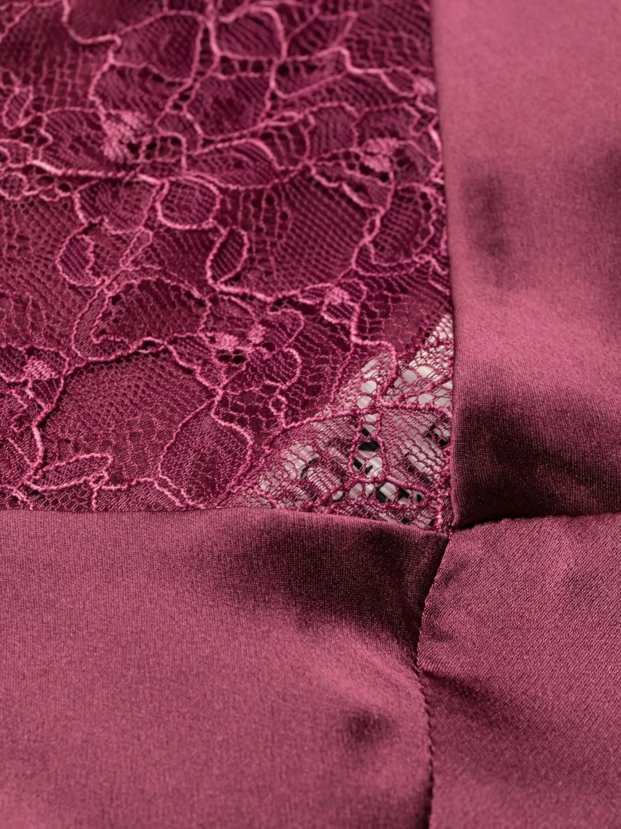lace-trim silk short set