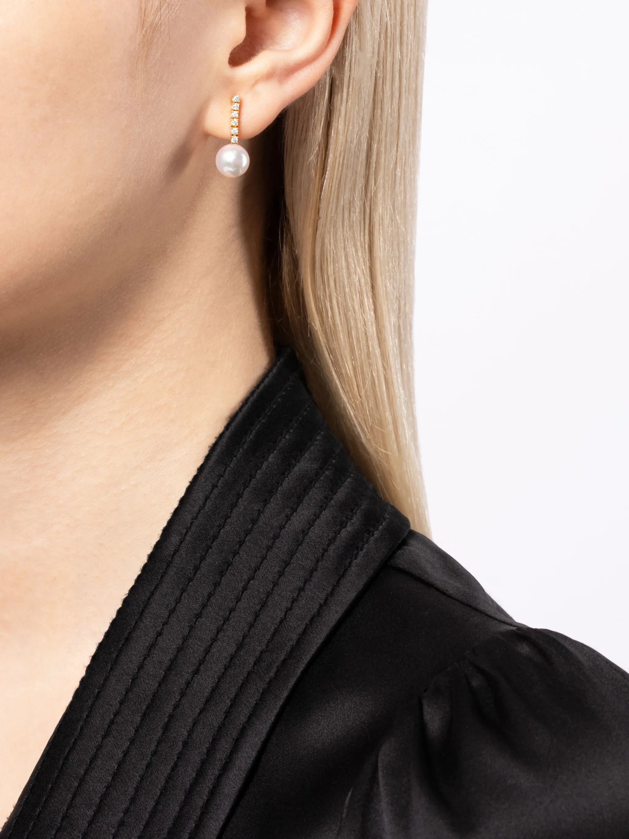 14kt yellow gold pearl and diamond drop earring