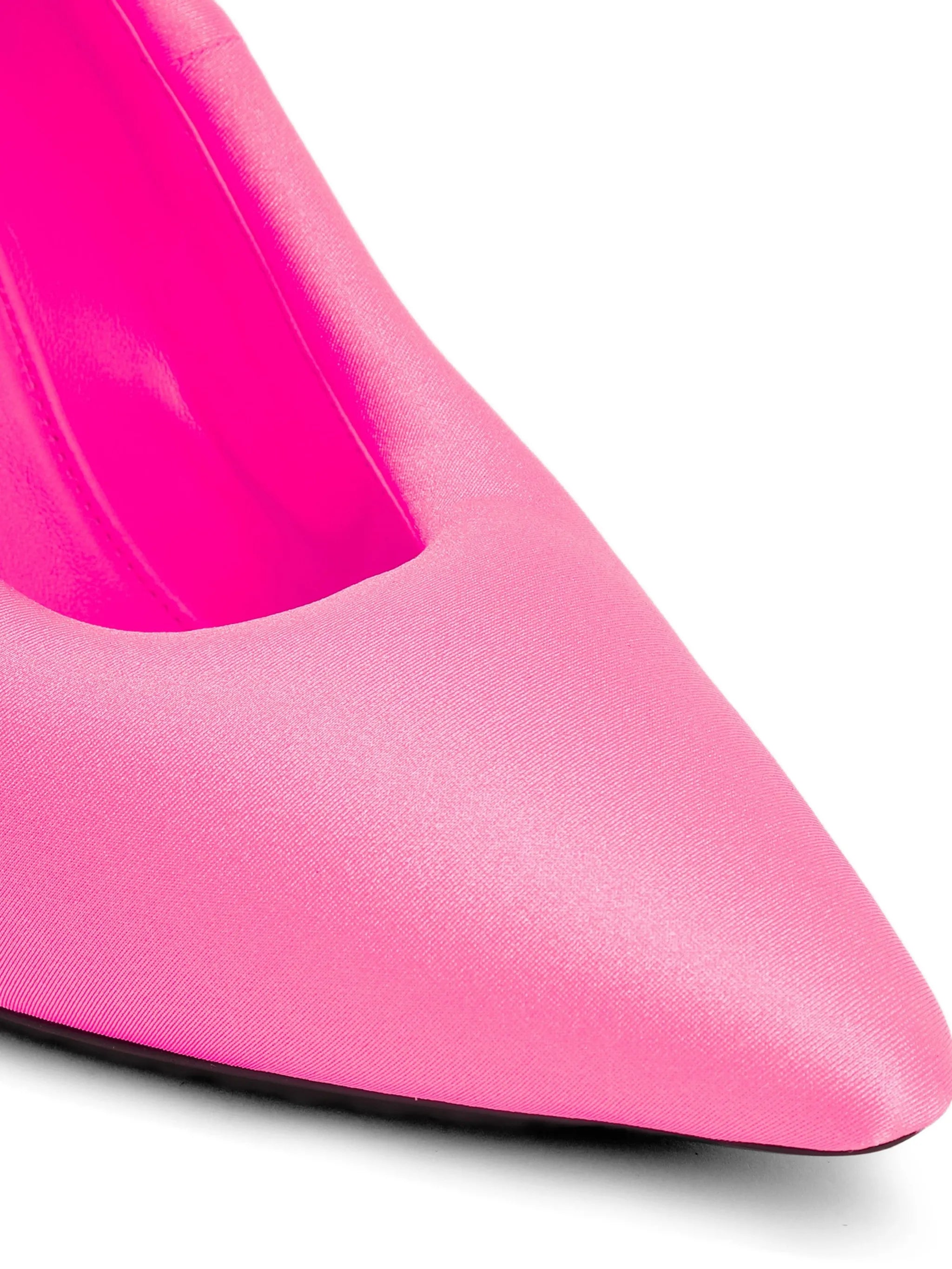 XL padded pumps