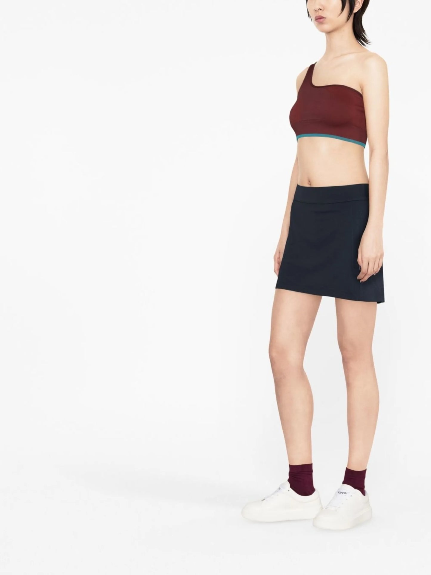 seamless one-shoulder sports bra