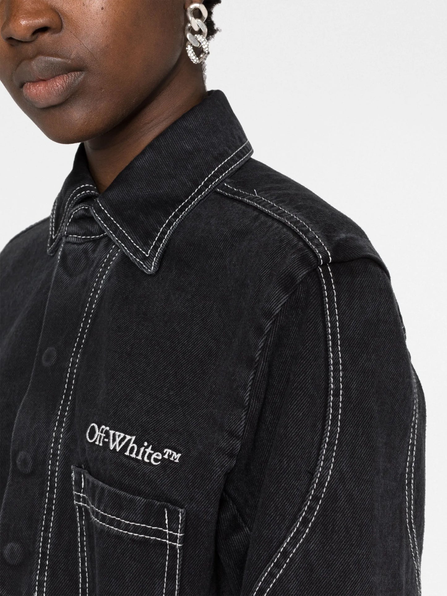 logo-embroidered cropped denim jacket