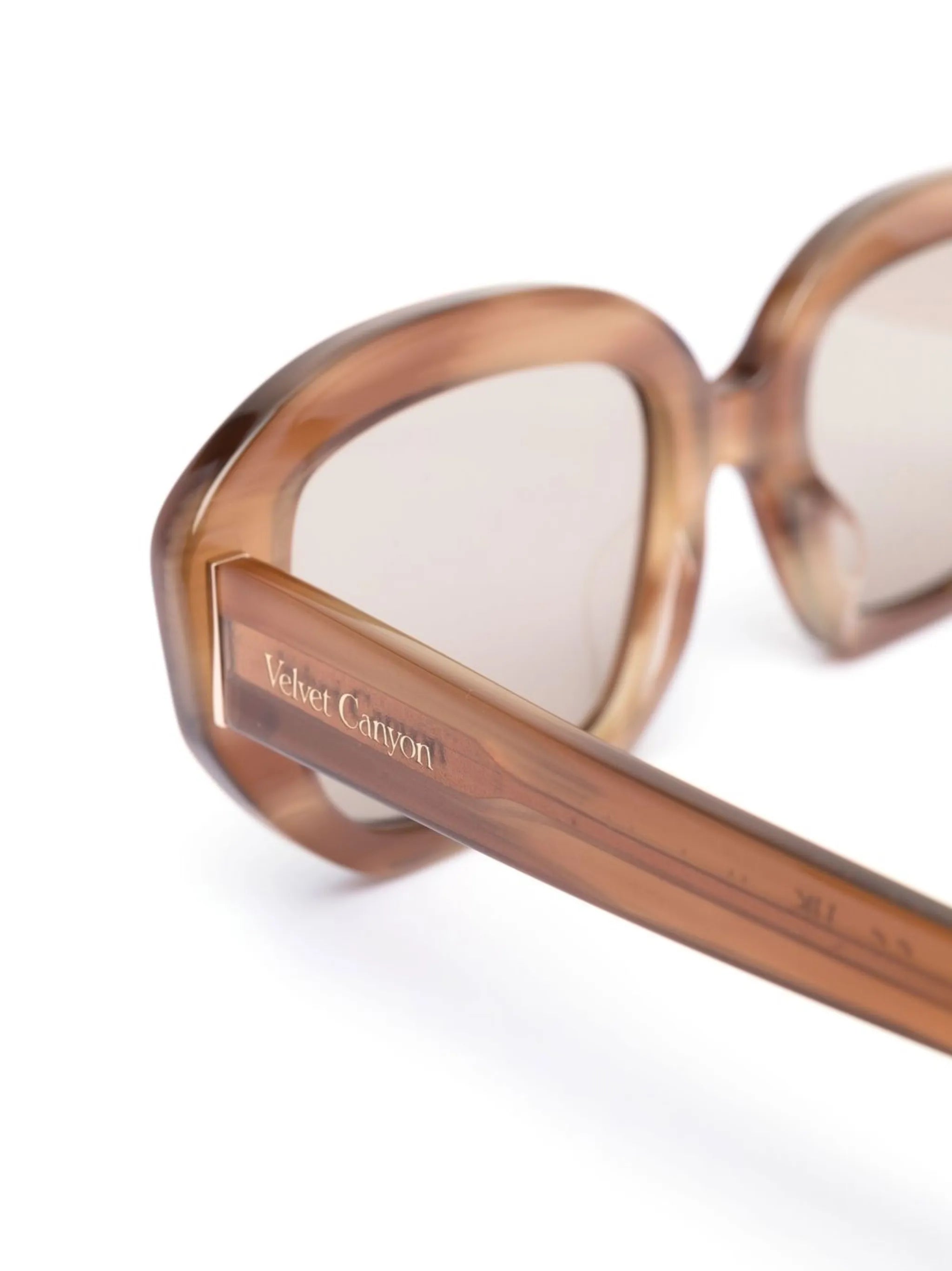 Motel Mesa oversized sunglasses