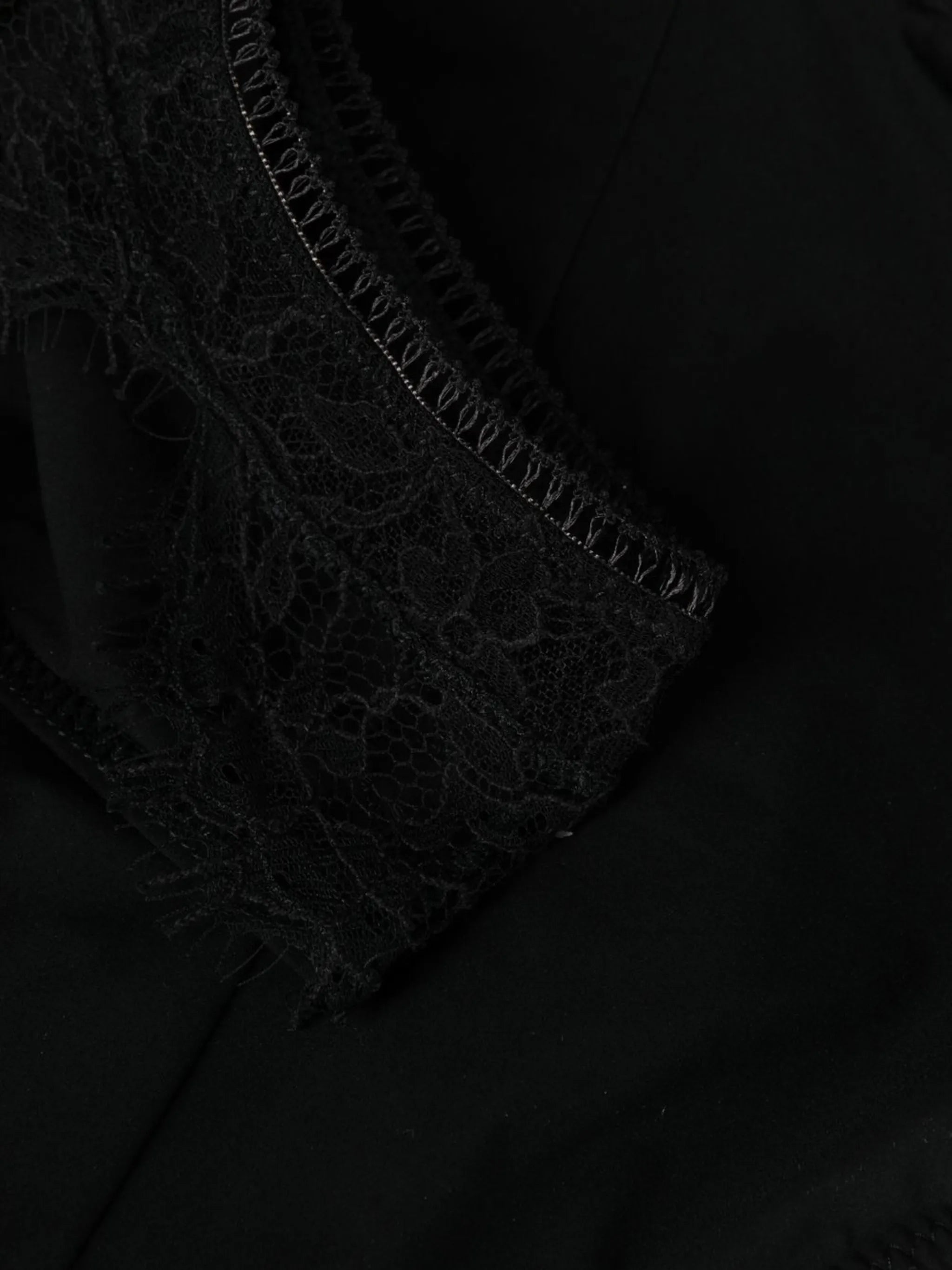 lace-trim briefs