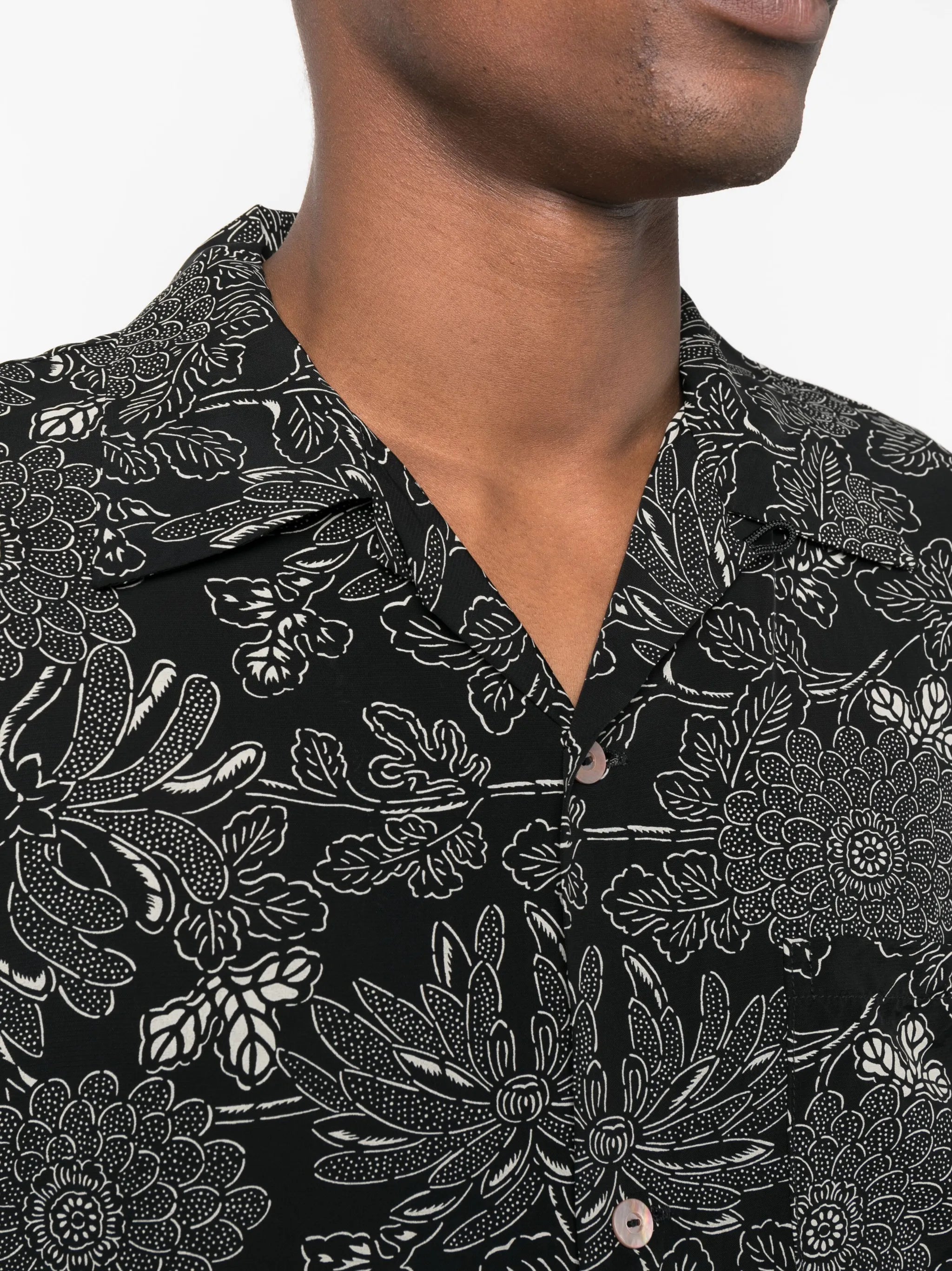 floral-print short-sleeved shirt