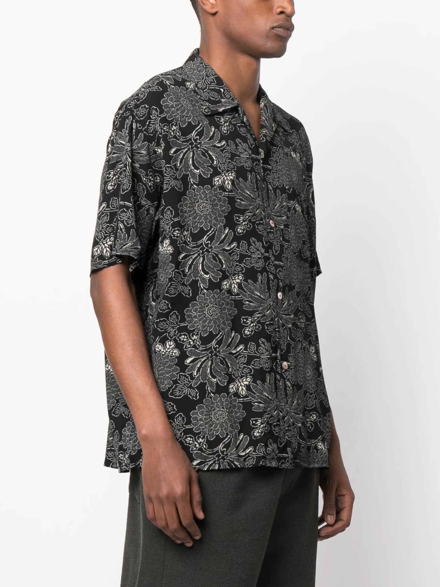 floral-print short-sleeved shirt