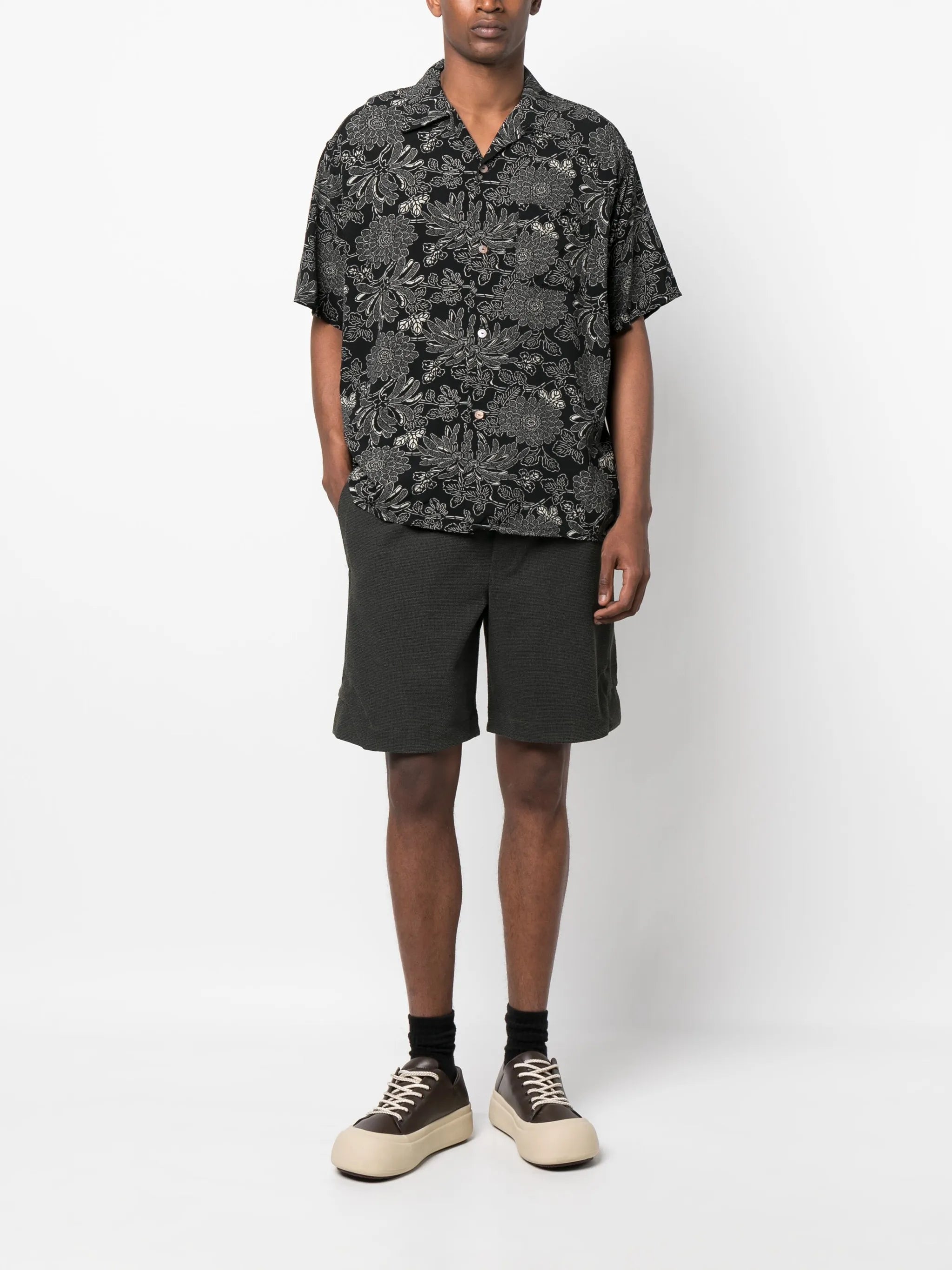 floral-print short-sleeved shirt