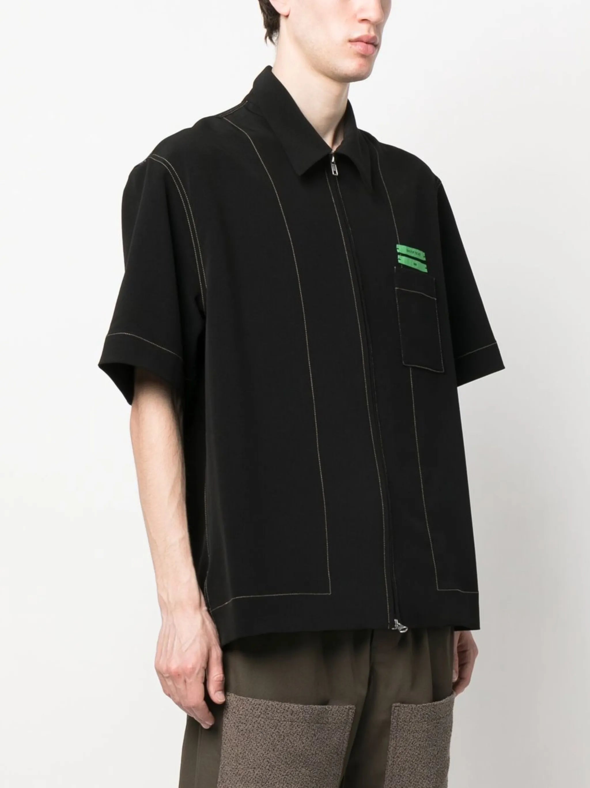 zip-fastening short-sleeve shirt