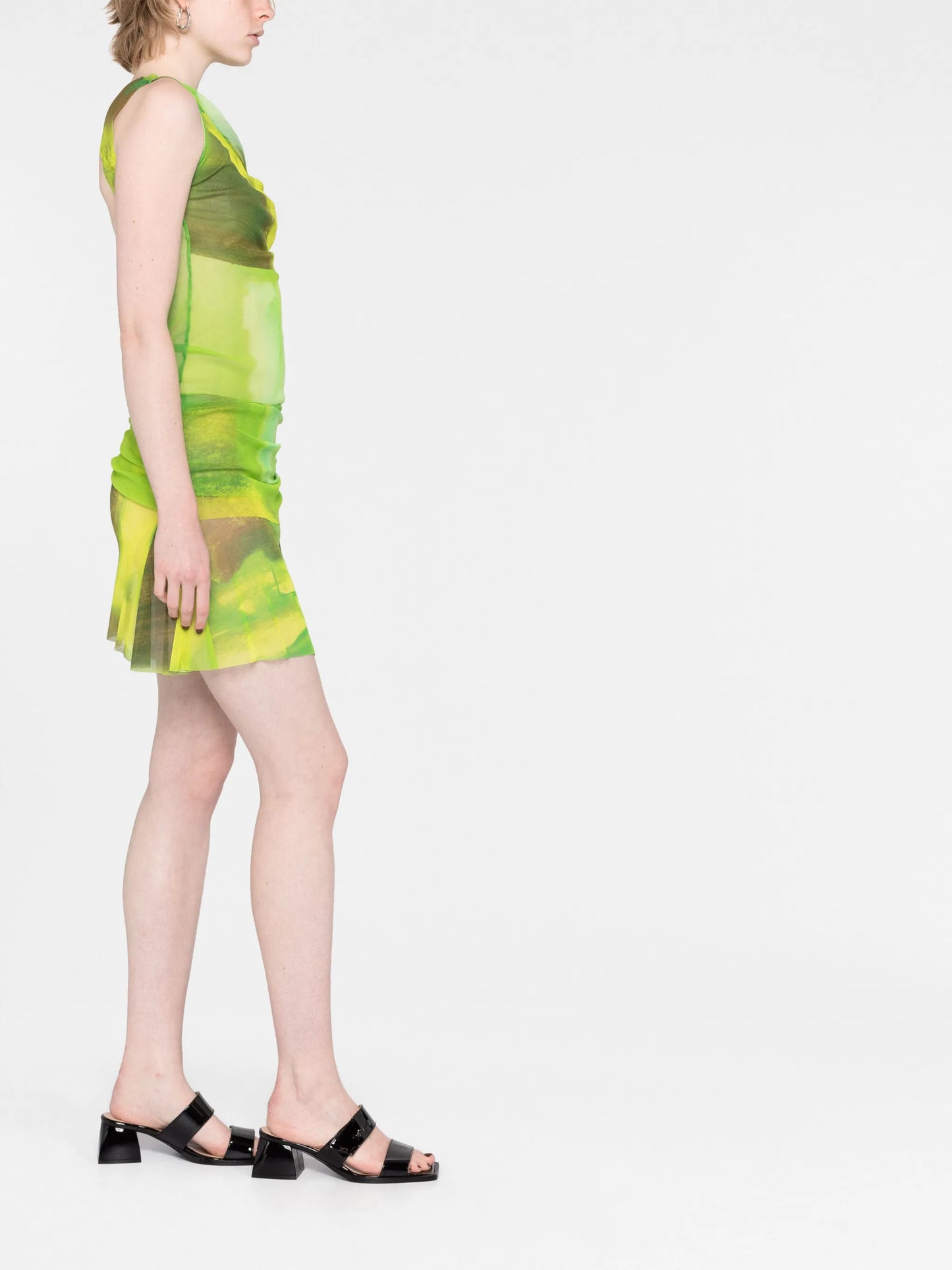 cut out-detail mesh top