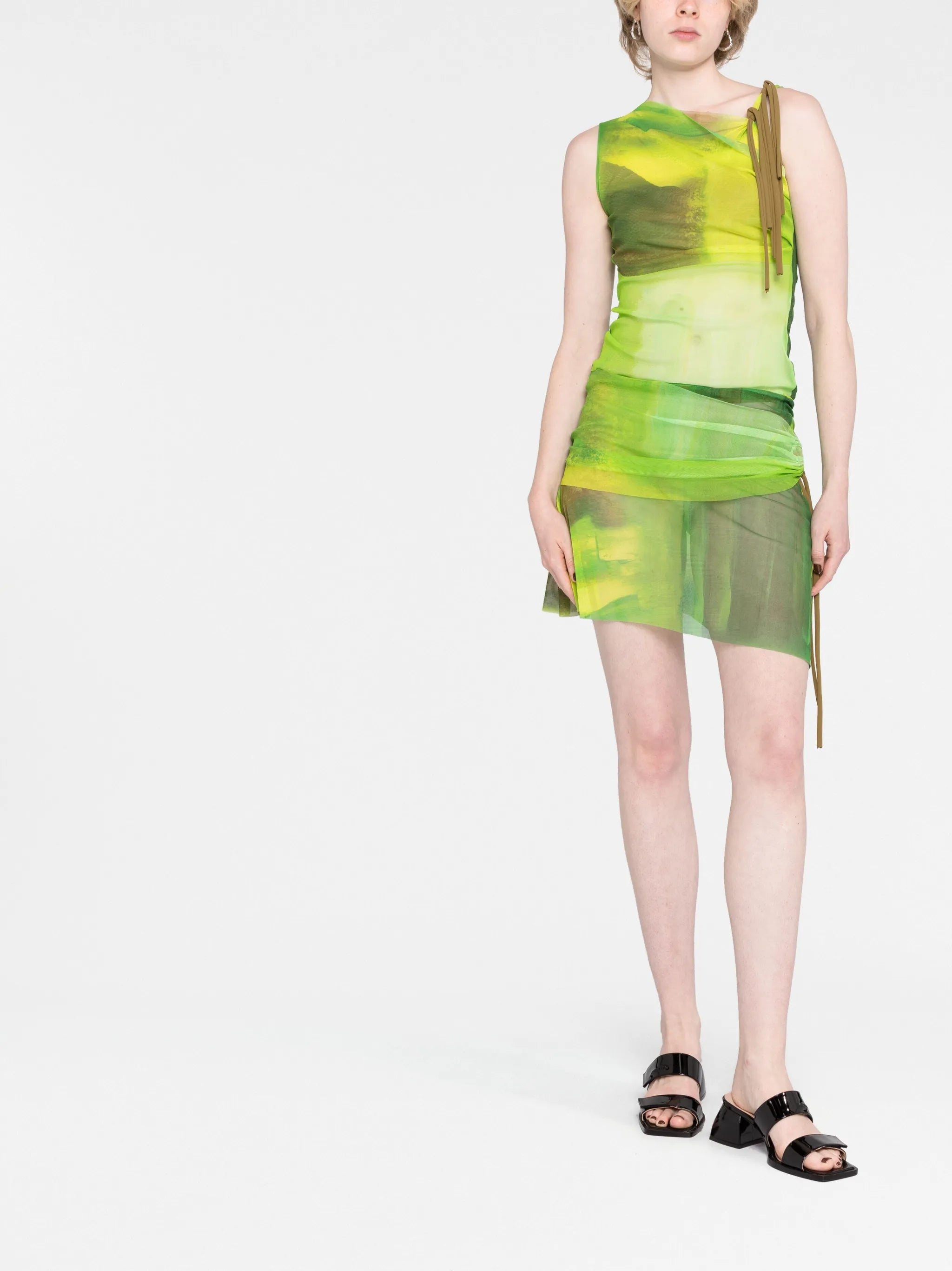 cut out-detail mesh top