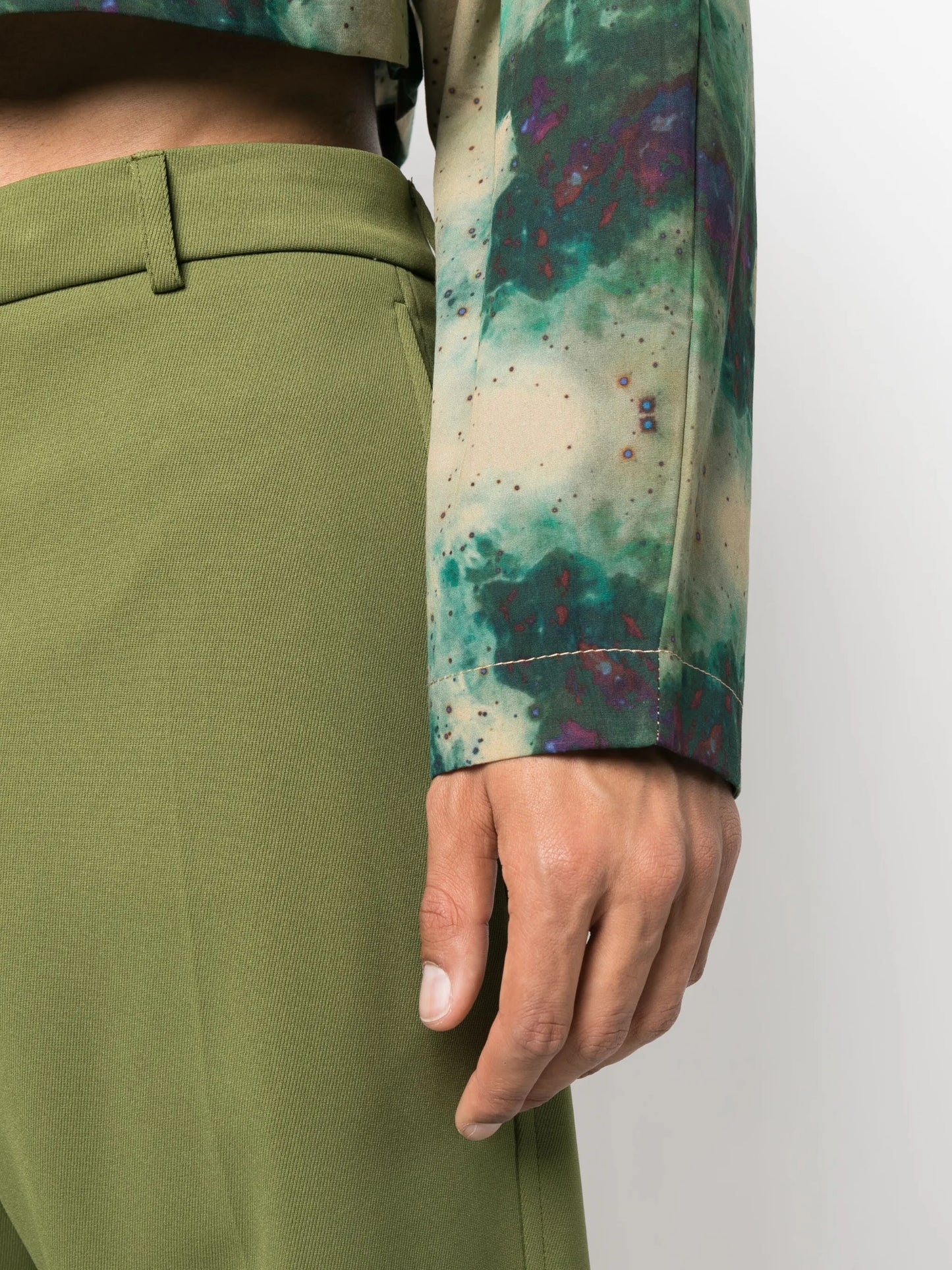 graphic-print cropped shirt jacket