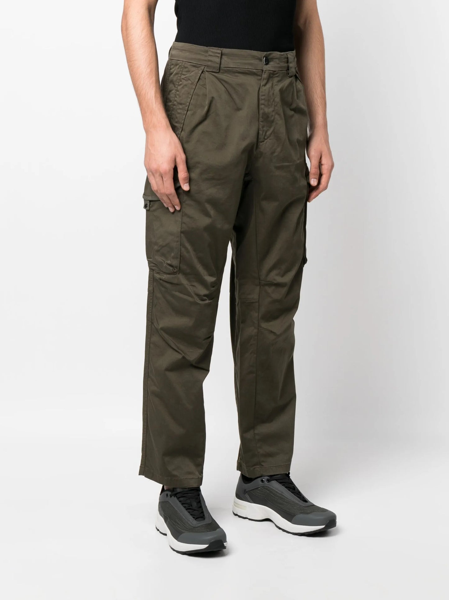 Lens-detail cargo-pocket trousers