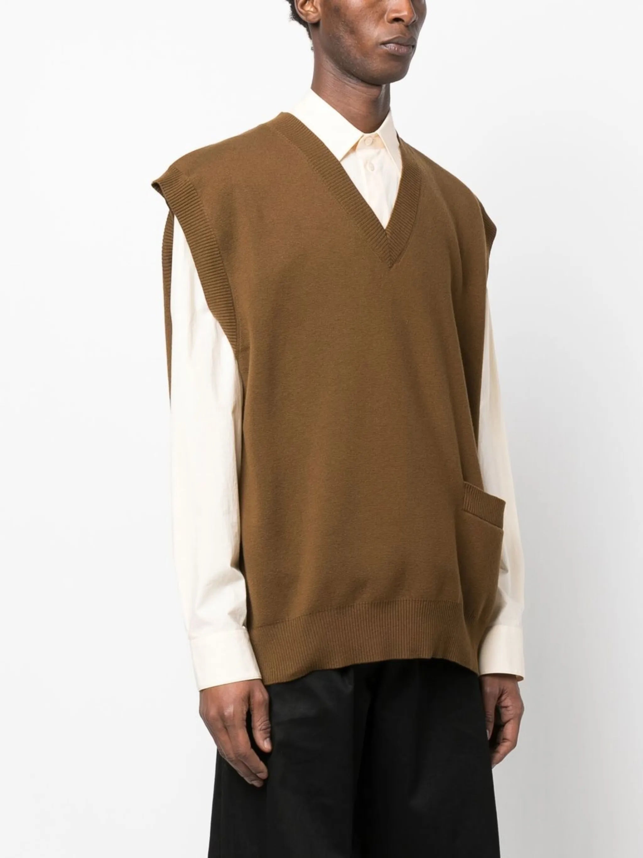 V-neck knitted vest