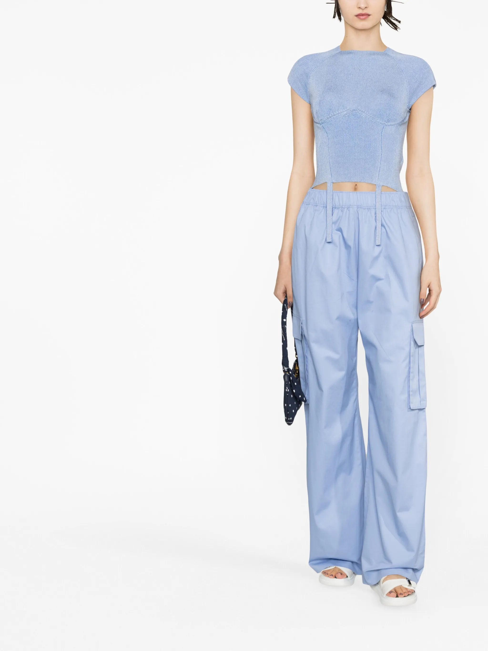wide-leg cargo trousers
