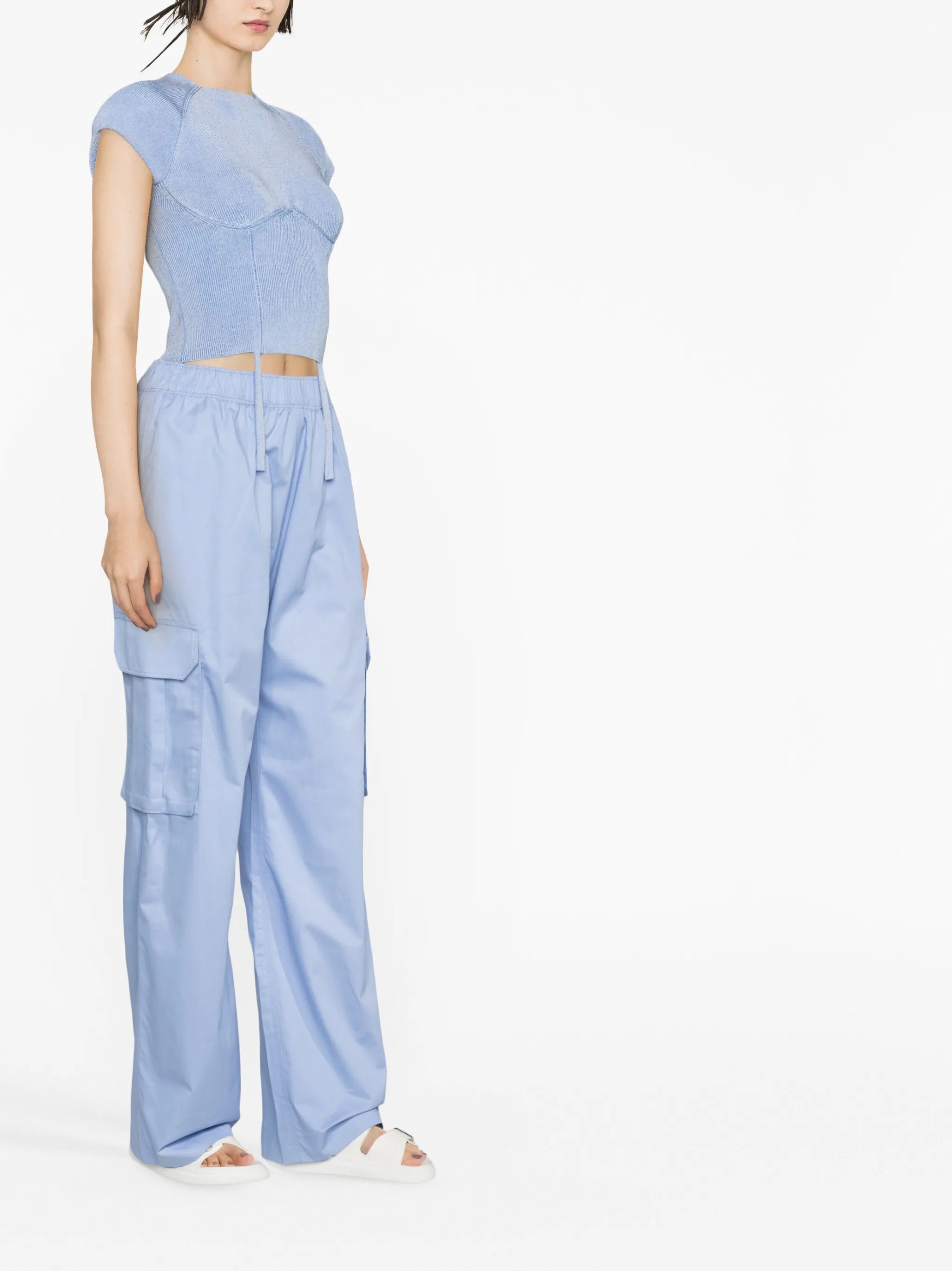 wide-leg cargo trousers