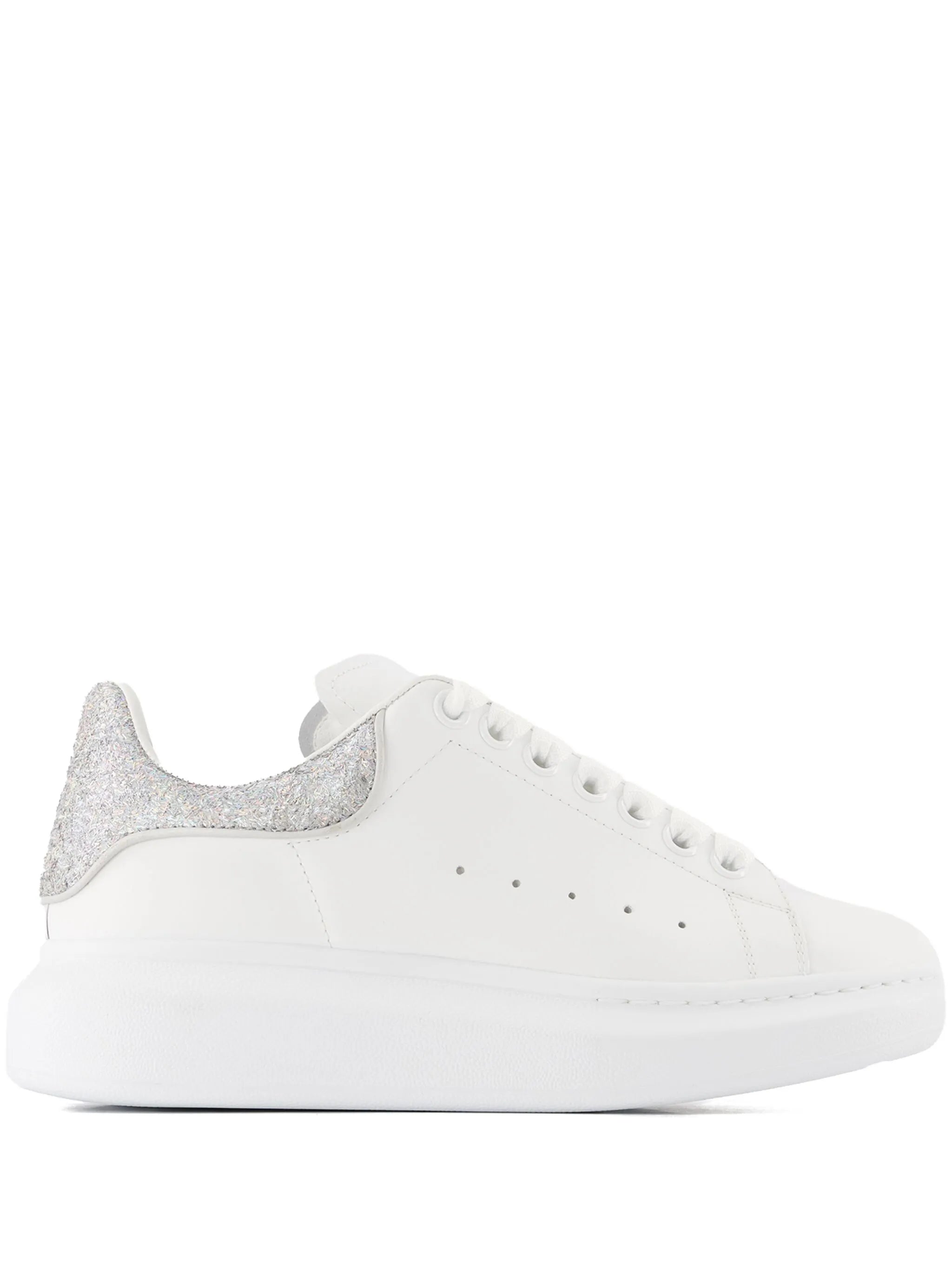 low-top lace-up sneakers