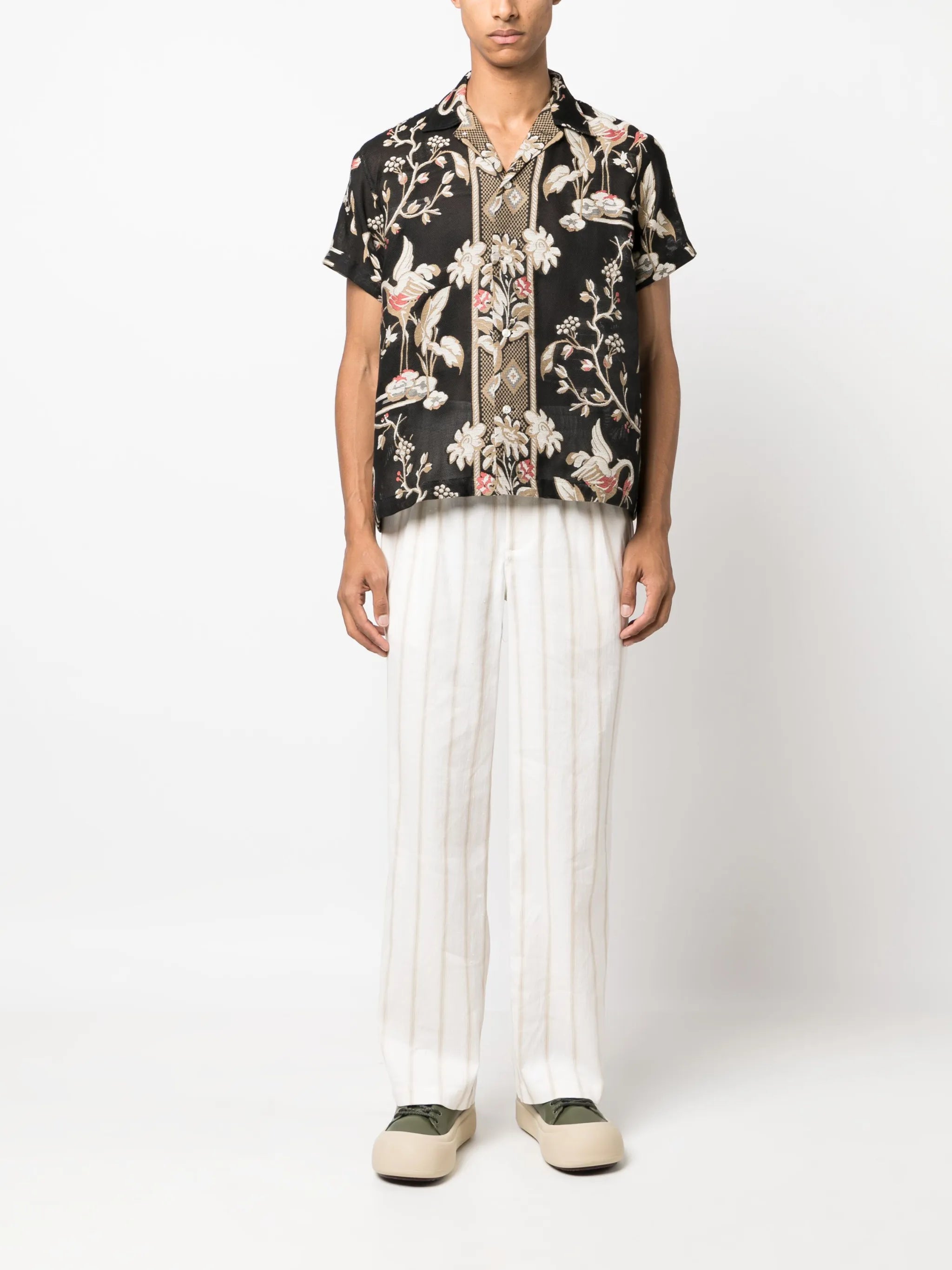 floral-print short-sleeved shirt
