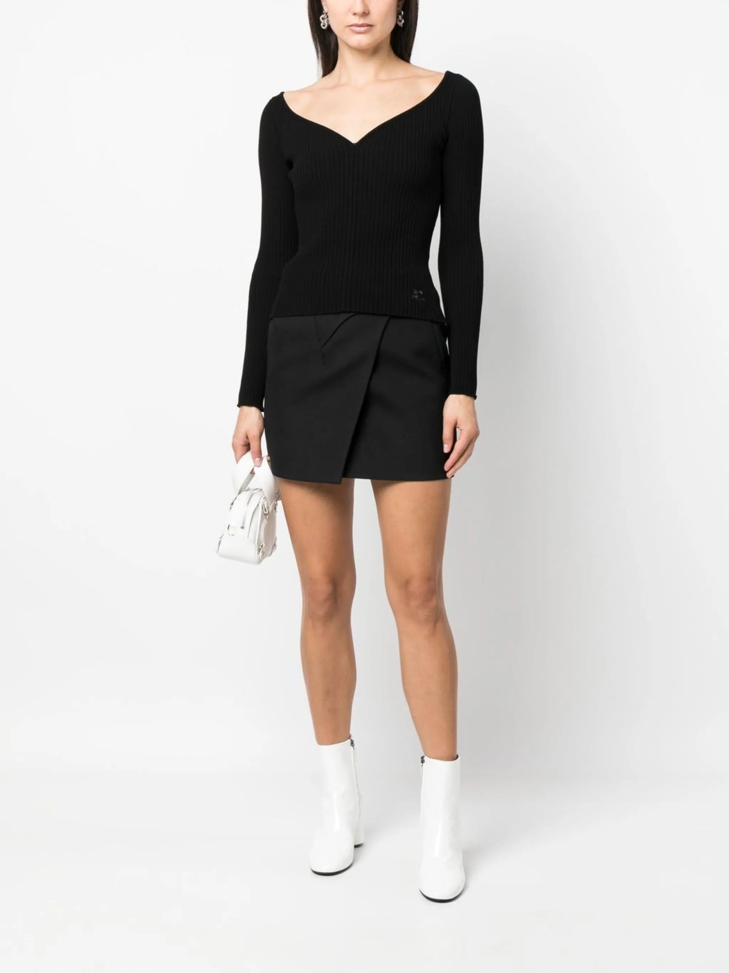V-neck ribbed jumper